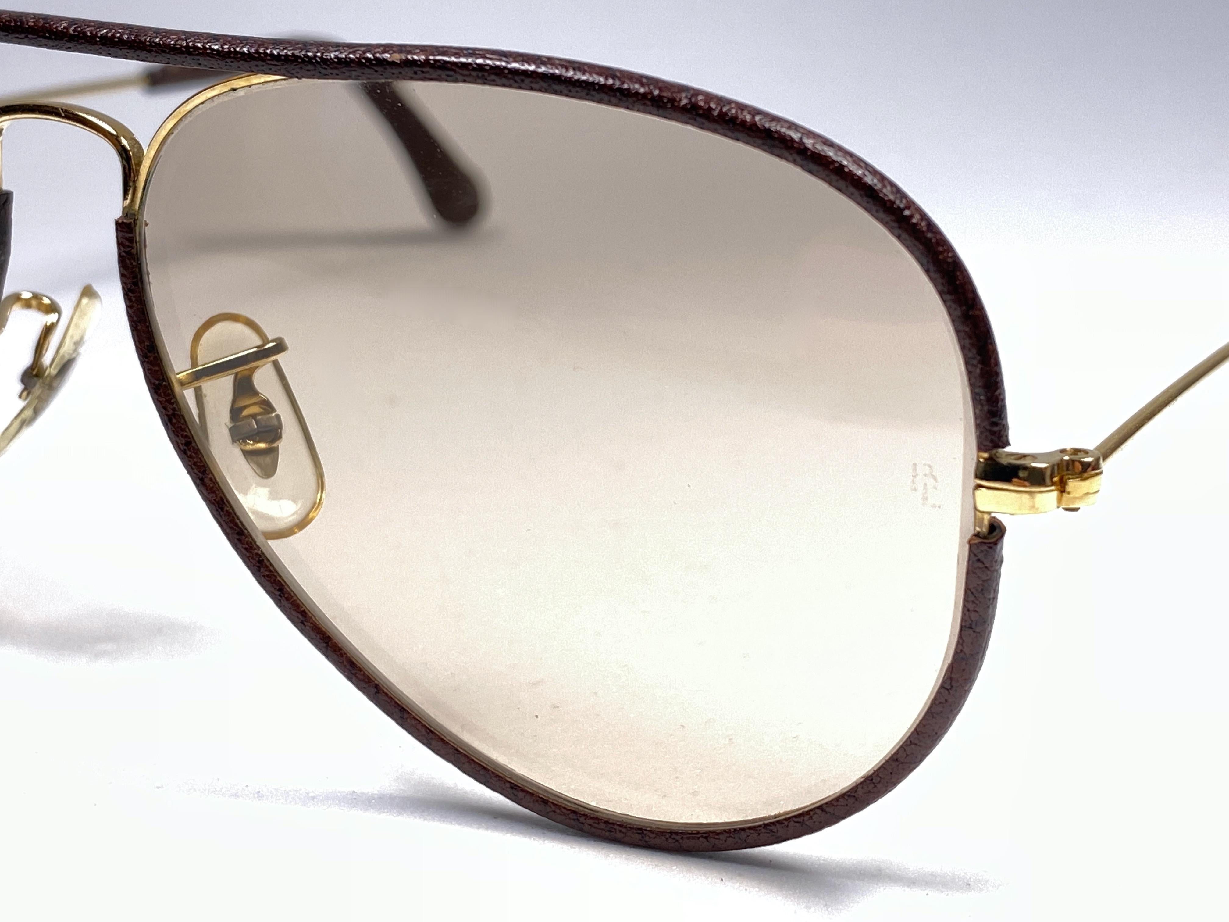 Women's or Men's Vintage Ray Ban Vintage Brown Leathers Aviator Changeable Lens 62 B&L Sunglasses For Sale