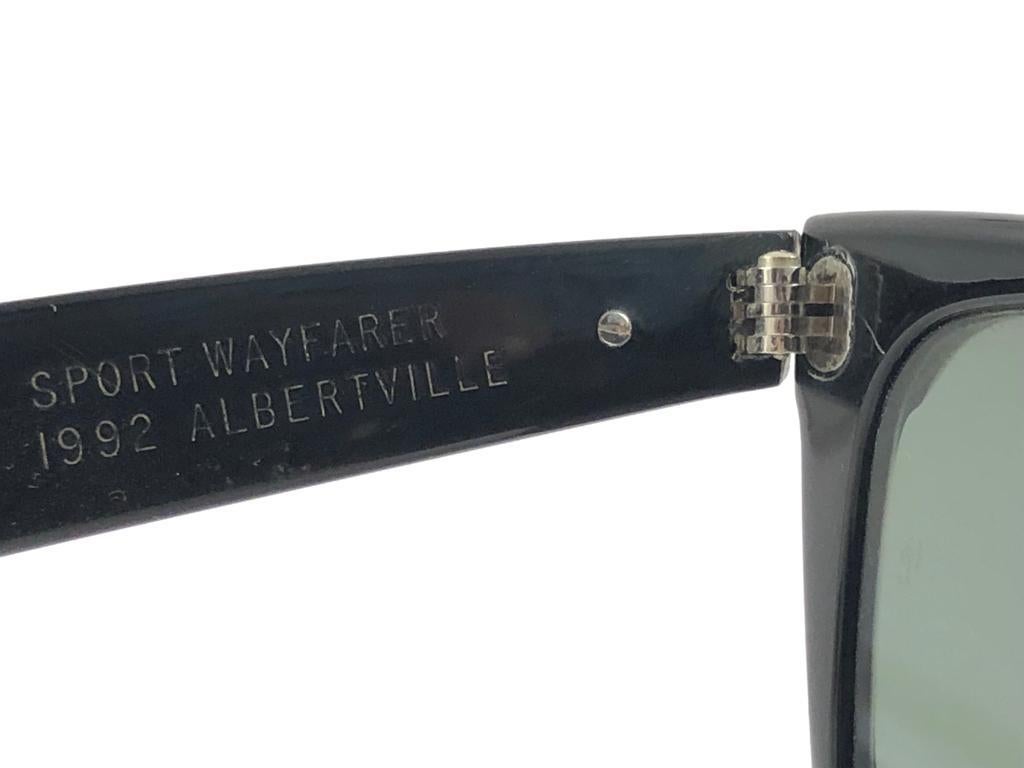 Vintage Ray Ban Wayfarer Classic Olympic Albertville G15 '92 Bl Us Sonnenbrillen für Damen oder Herren im Angebot
