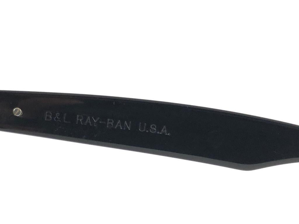 Gray Vintage Ray Ban Wayfarer Classic Olympic Albertville G15 '92 Bl Us Sunglasses For Sale