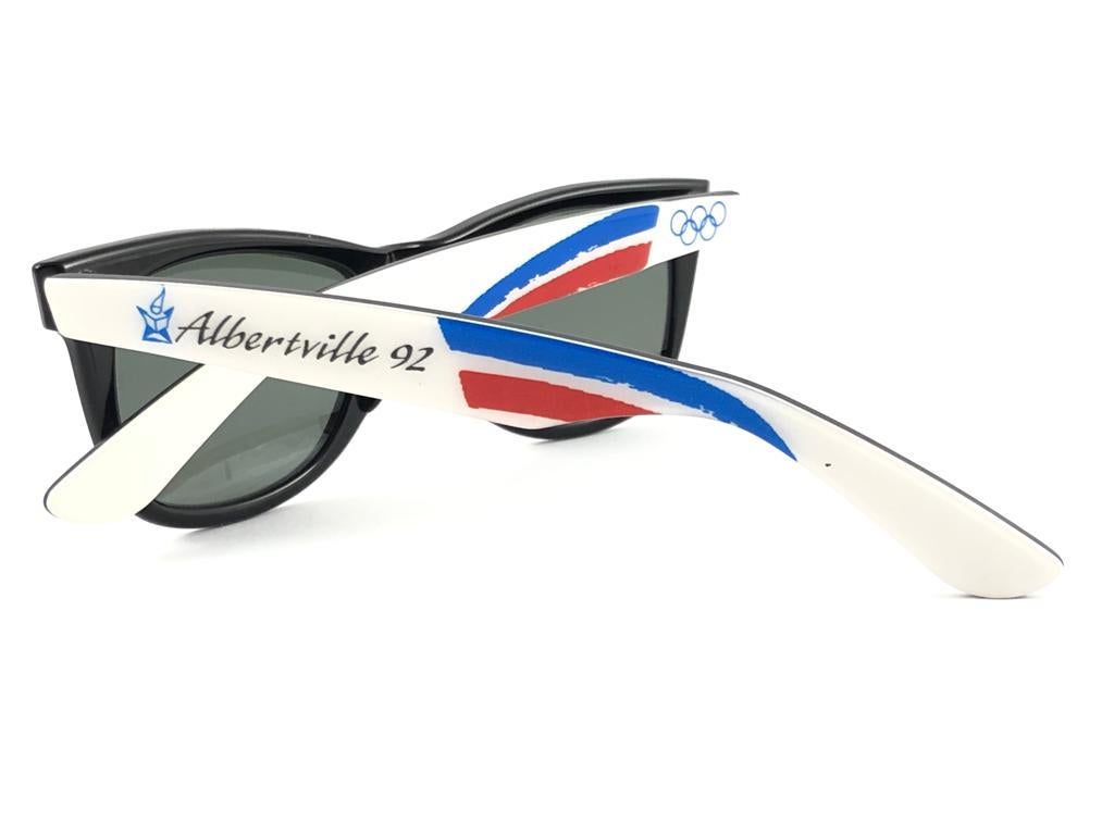 Women's or Men's Vintage Ray Ban Wayfarer Classic Olympic Albertville G15 '92 Bl Us Sunglasses For Sale
