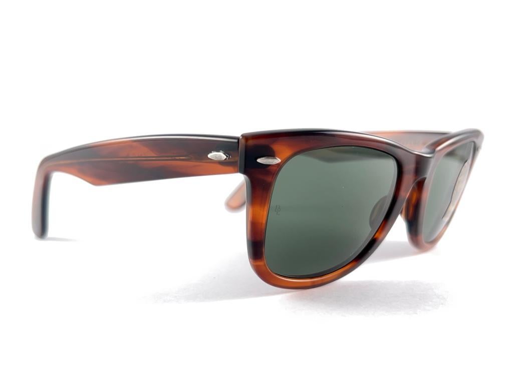 Vintage Ray Ban Wayfarer Classic Tortoise  G15 Lens B&L Usa Sunglasses In New Condition For Sale In Baleares, Baleares