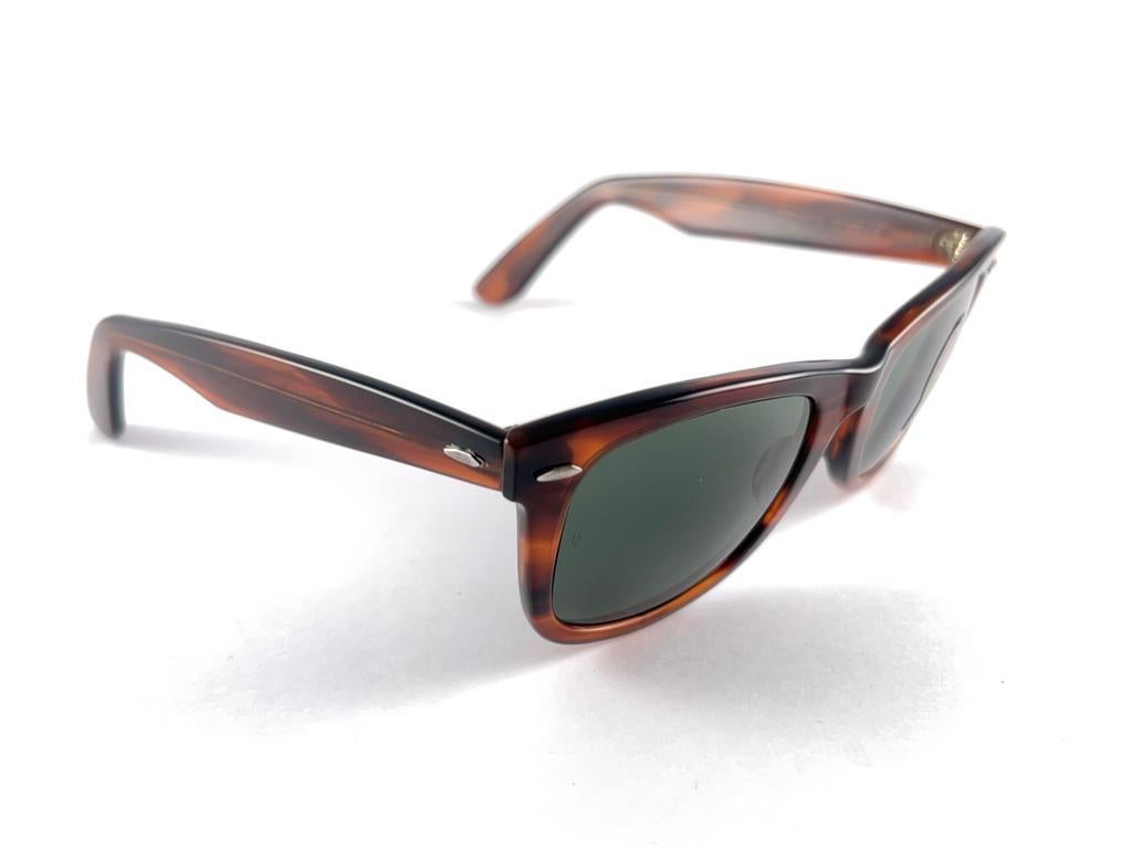 Women's or Men's Vintage Ray Ban Wayfarer Classic Tortoise  G15 Lens B&L Usa Sunglasses For Sale