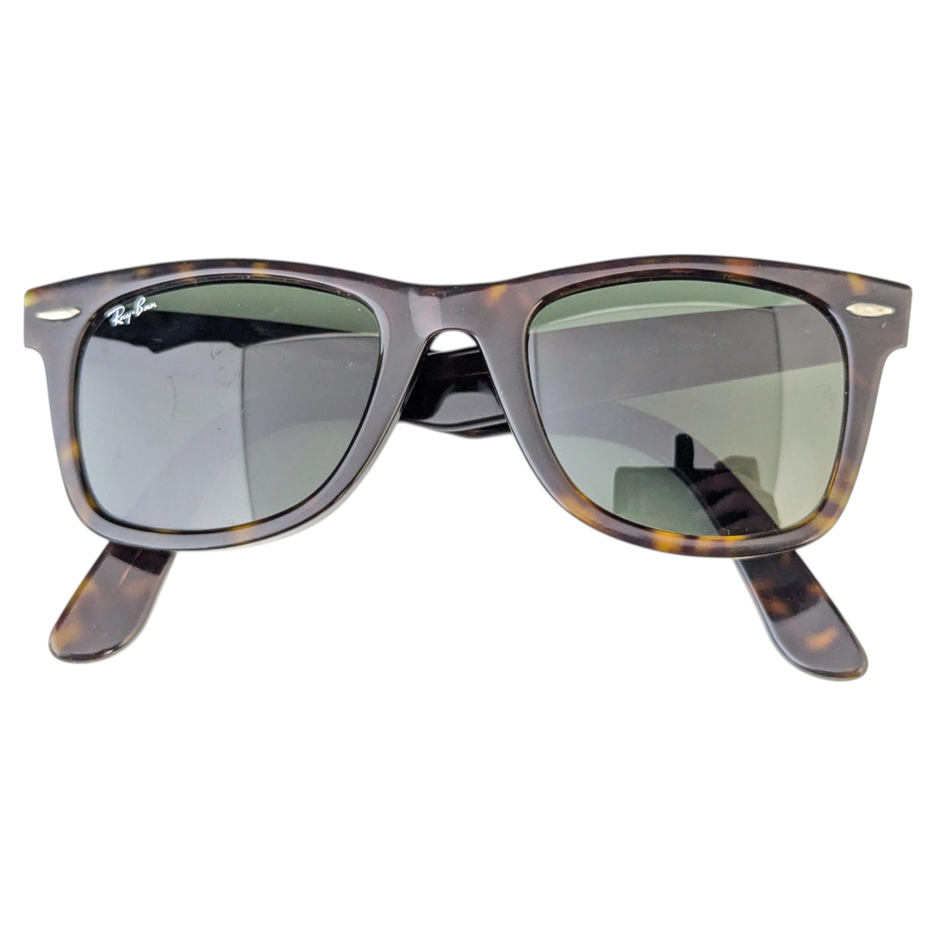 Occhiali da sole Ray-Ban Wayfarer vintage, con custodia