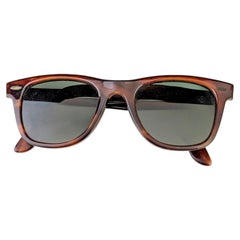 Vintage Ray-Ban Wayfarer sunglasses small size, faux tortoiseshell