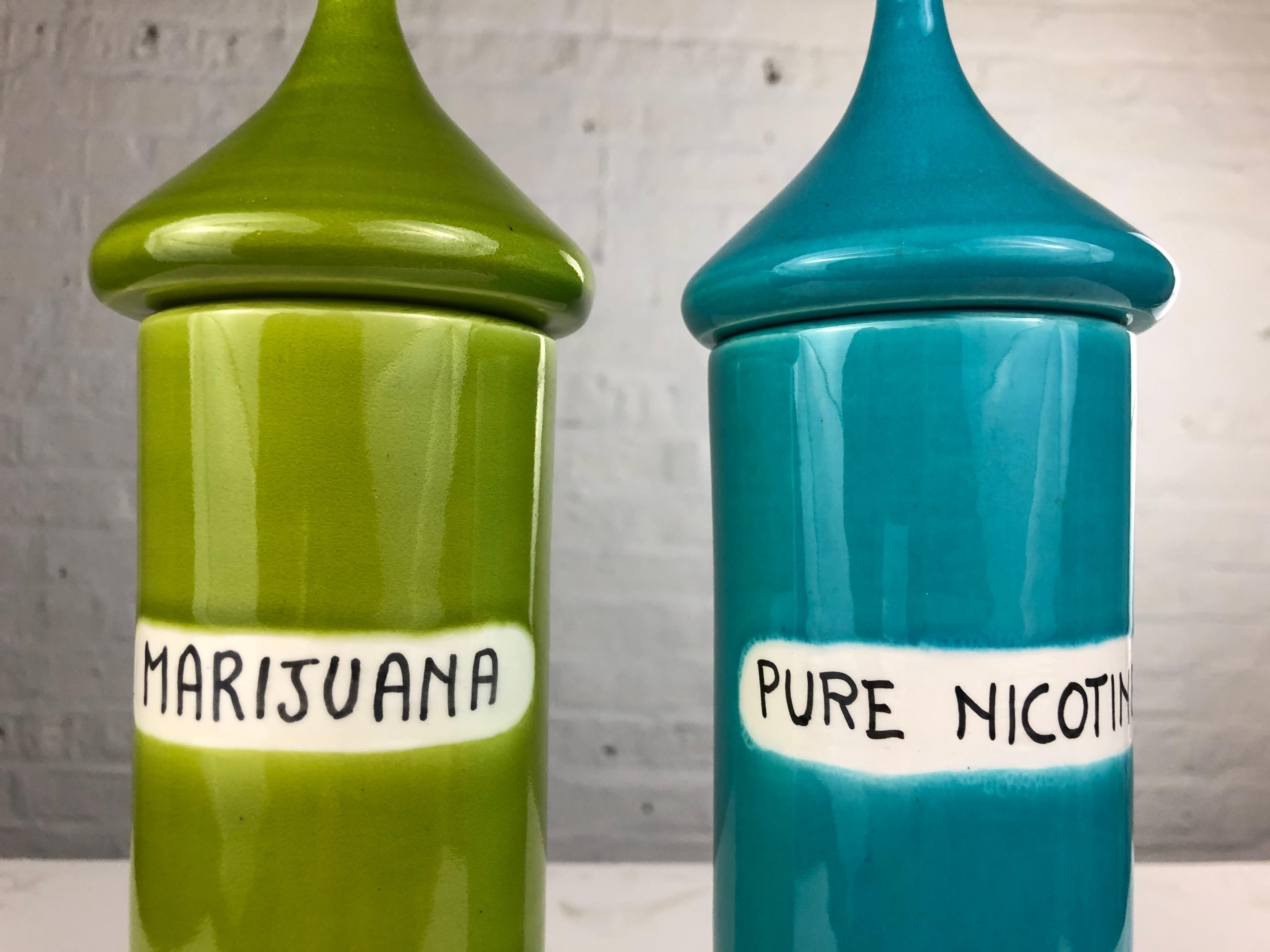 Vintage Raymor Vice Jars Set: Pop-Art-Kanister im Zustand „Gut“ im Angebot in Chicago, IL