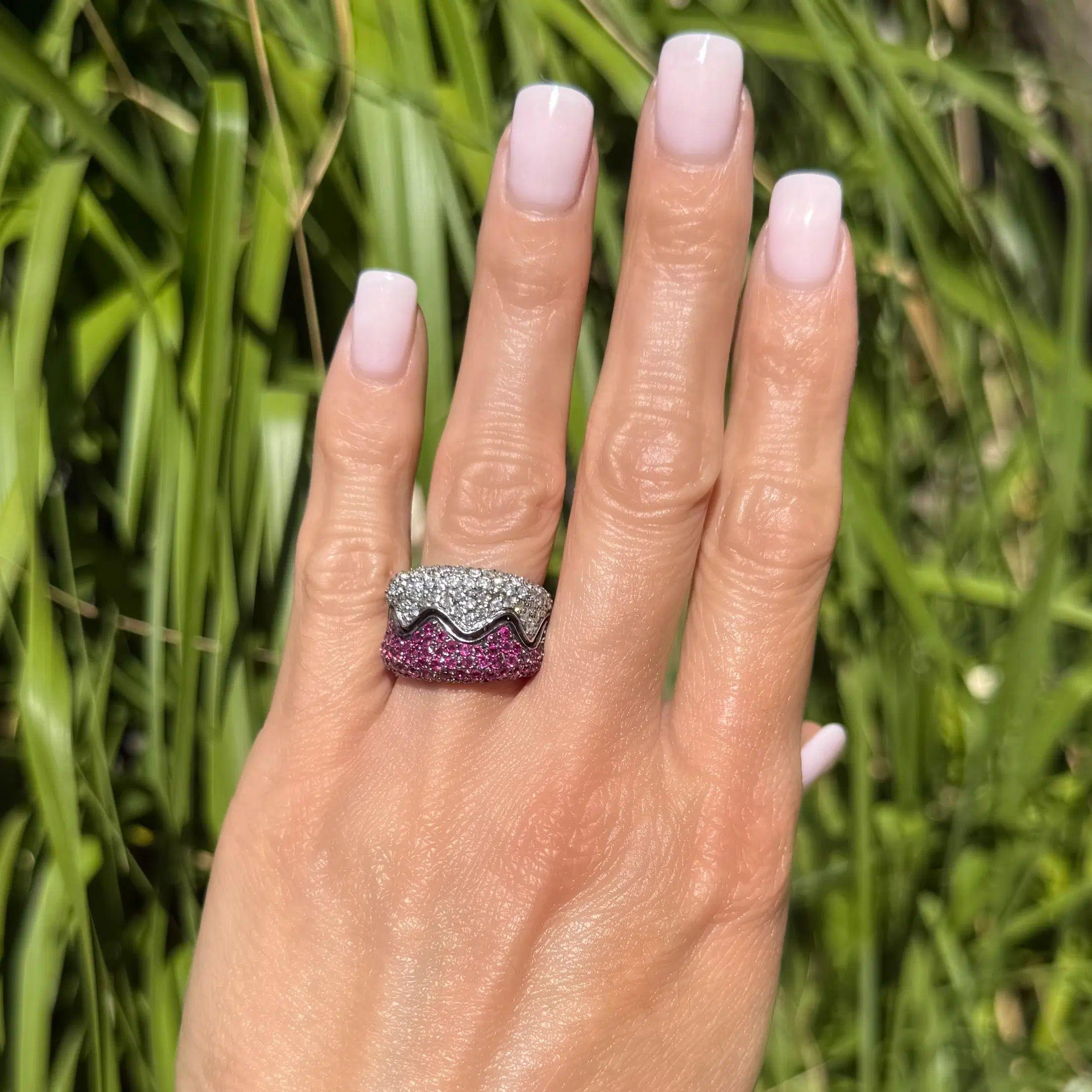 Vintage RBC Diamond and Ruby Gold Ring Estate Fine Jewelry (Modernistisch) im Angebot