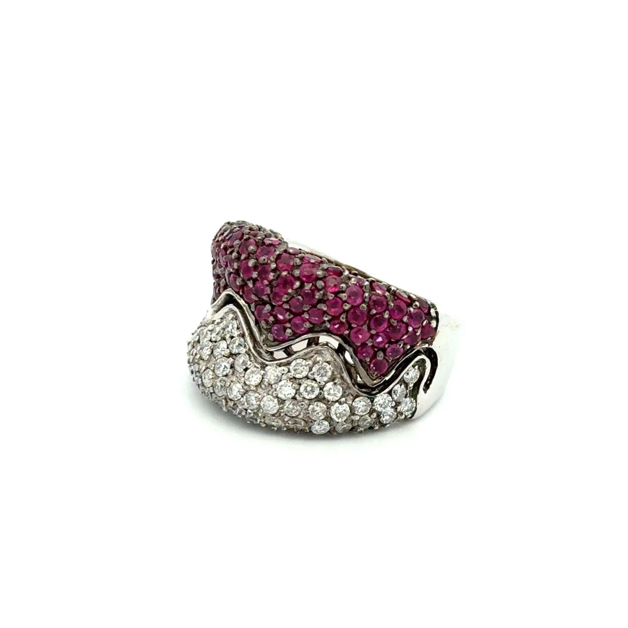 Vintage RBC Diamond and Ruby Gold Ring Estate Fine Jewelry im Angebot 1