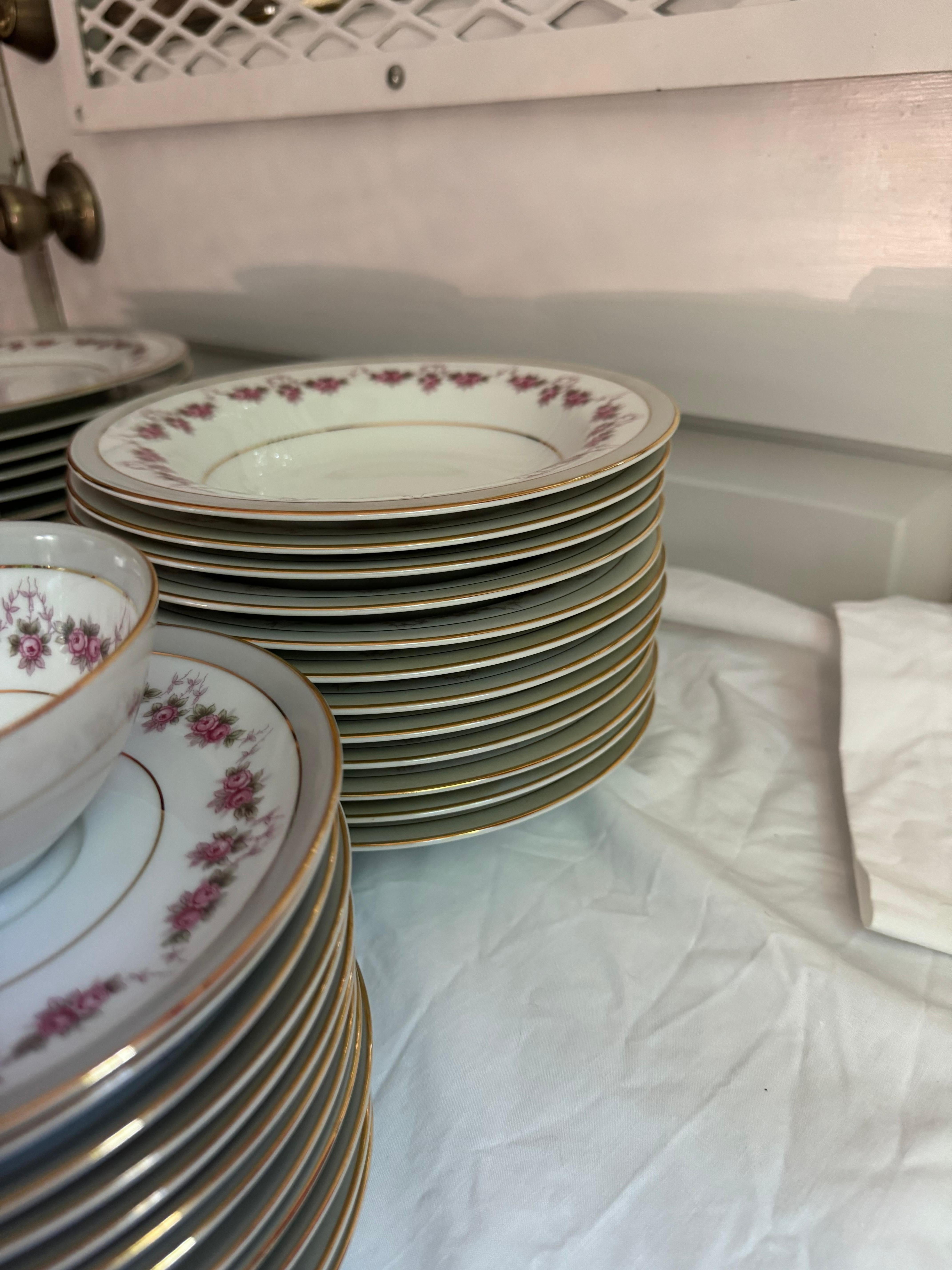 Ensemble de 12 pièces vintage Rc Royal Crockery par Noritake China Bon état - En vente à Birmingham, AL