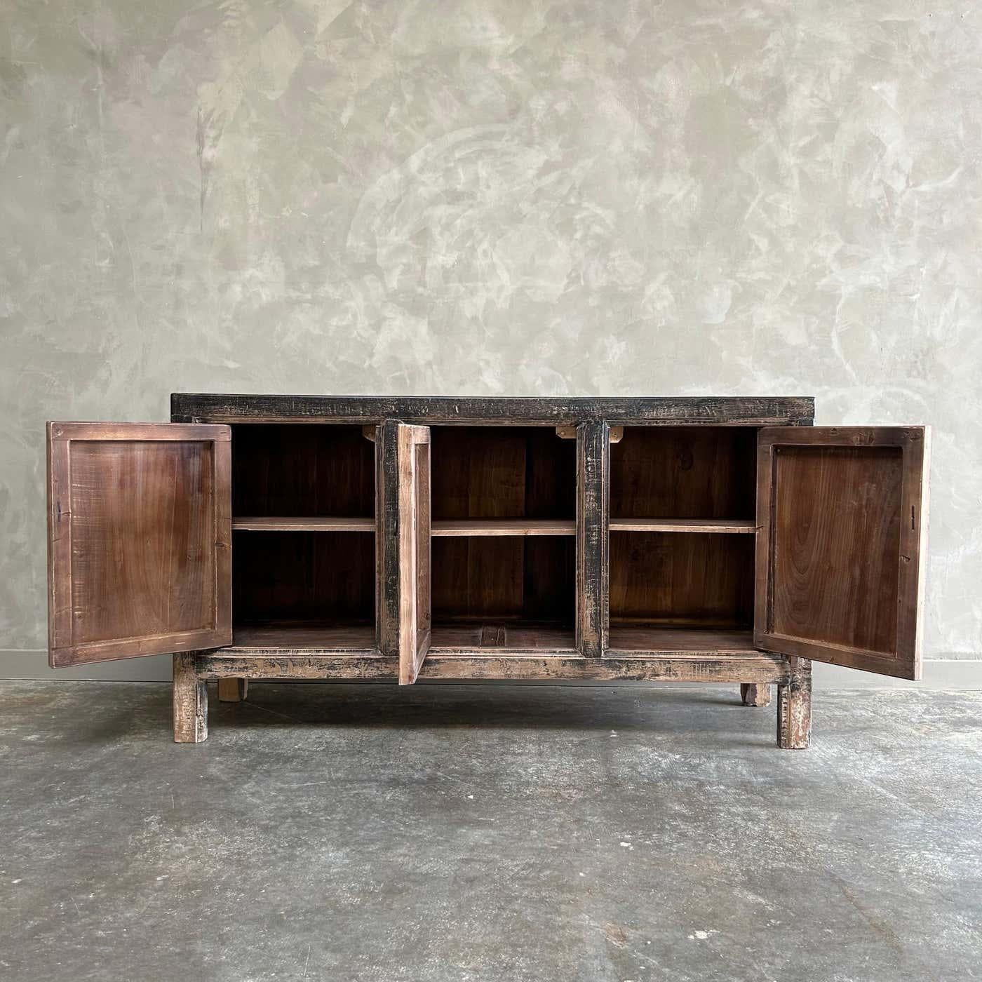Vintage Reclaimed Ulme Wood Painted 3 Tür schwarz Schrank 1