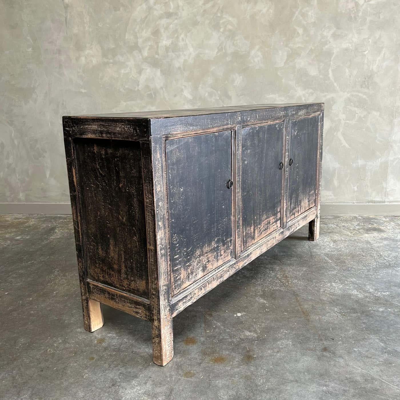 Armario Vintage de 3 Puertas Pintado de Madera de Olmo Recuperada Negro en venta 3