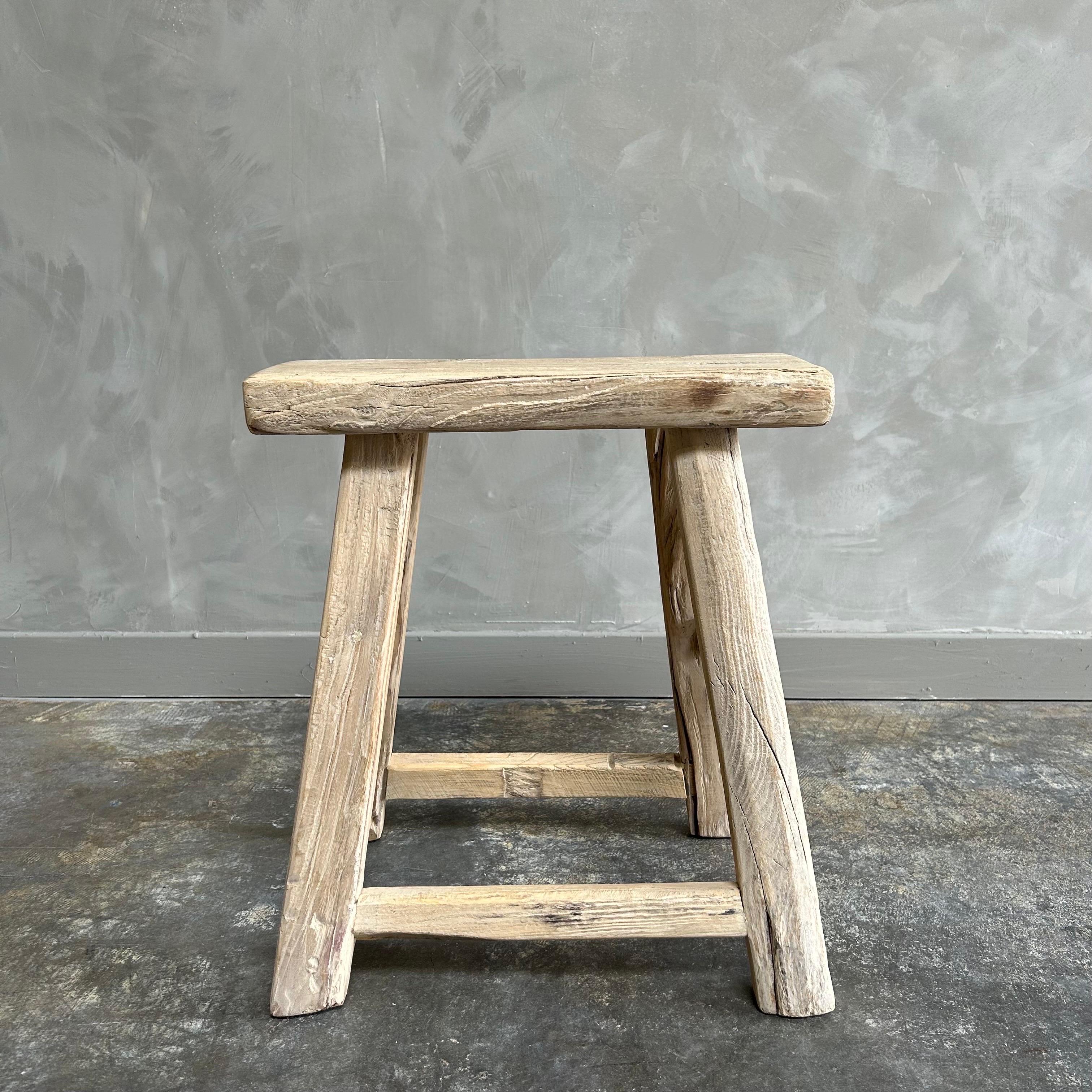 Welcome to bloomhomeinc we stock over 2000 items, please scroll down and click view sellers other items to see more!
Size: 17”w x 12”d x 19”h
SD:9-1/2”
Vintage Antique Elm Wood stool made from vintage reclaimed elm wood. Beautiful antique patina,