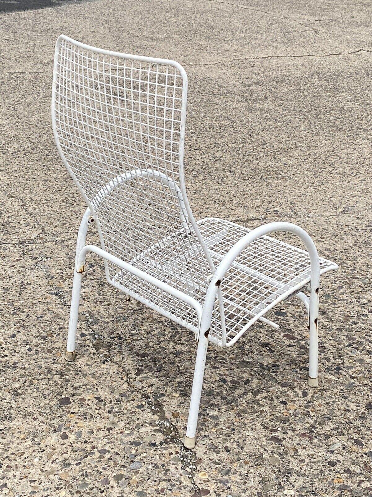 Vintage Reclining Wrought Iron Sculptural Mid Century Modern Patio Lounge Chair For Sale 3