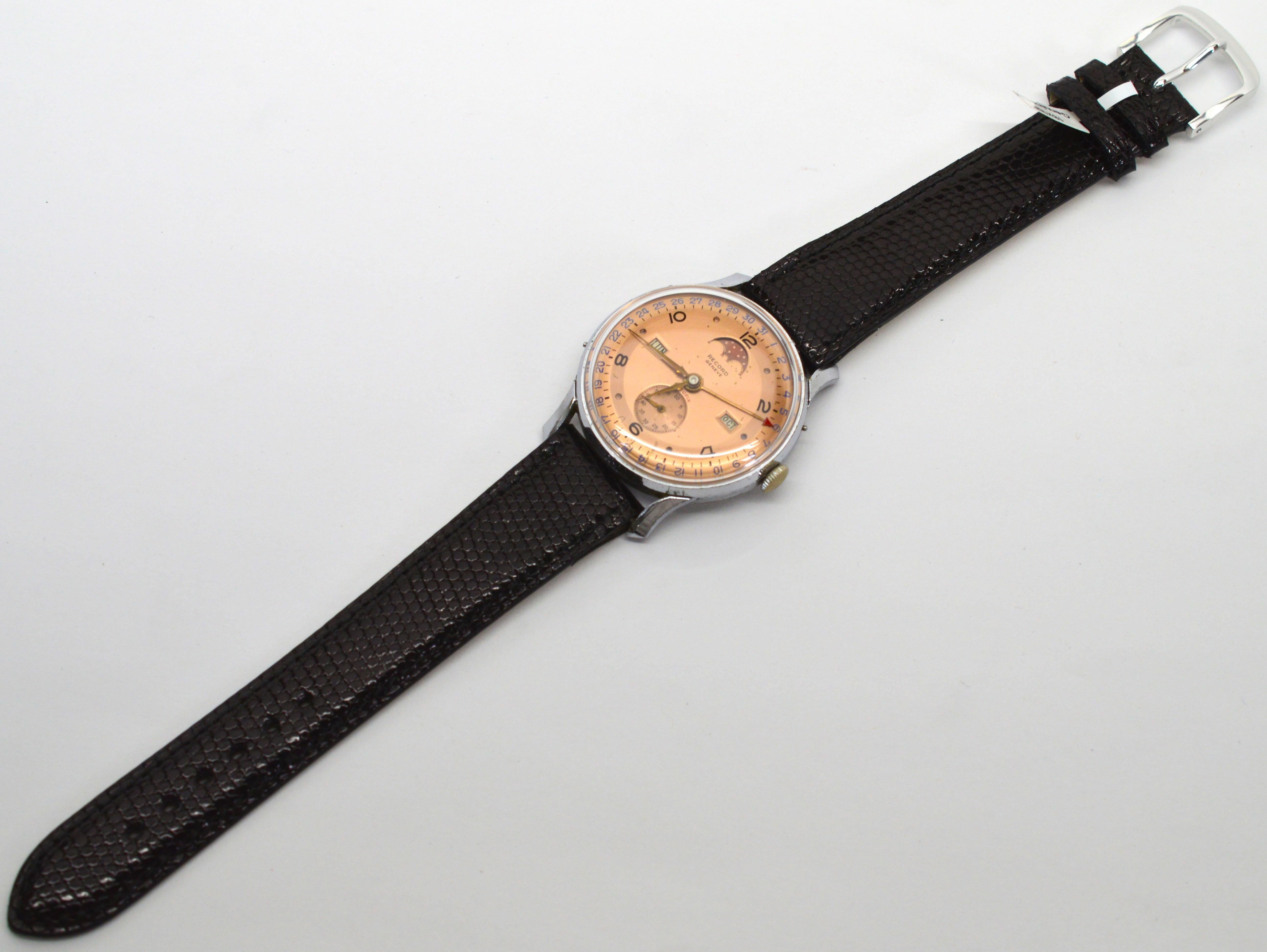 Vintage Record Watch Co. Montre-bracelet Moonphase Bon état - En vente à Mount Kisco, NY