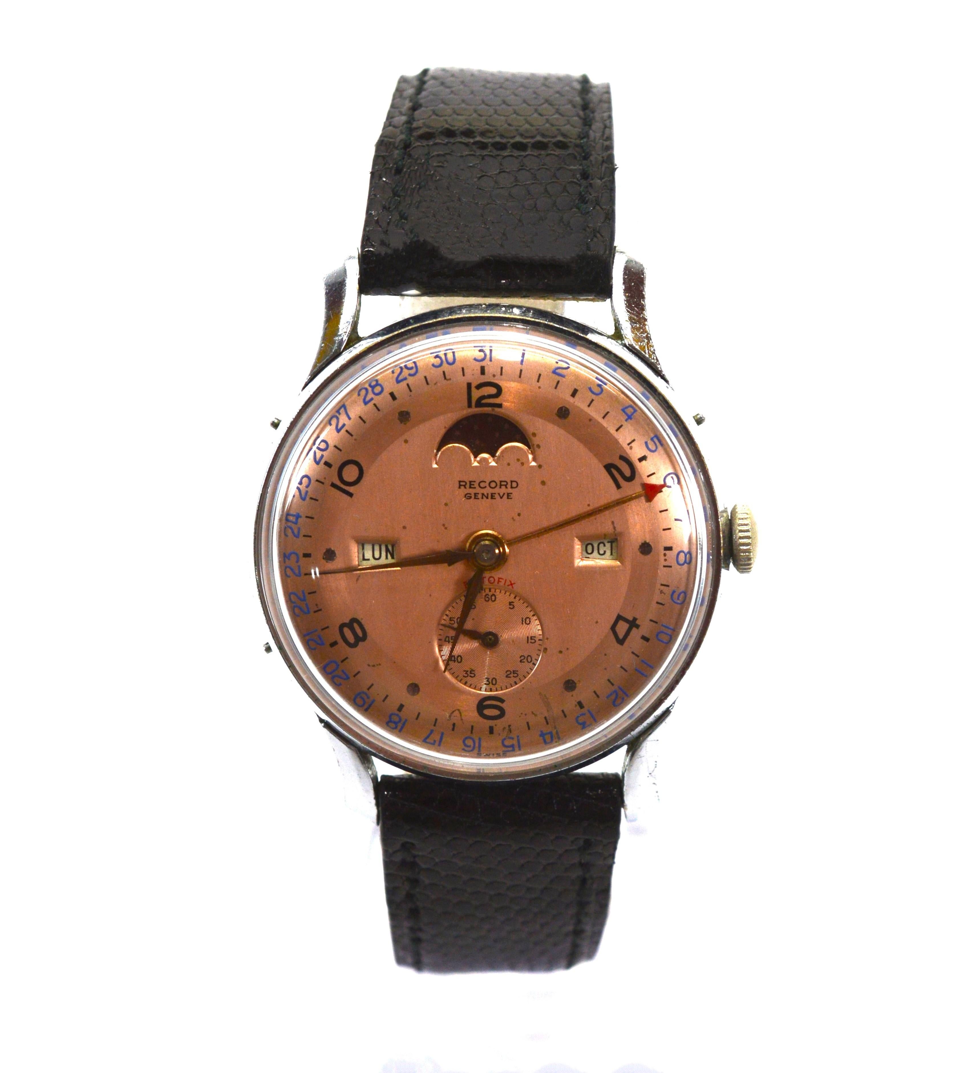 Vintage Record Watch Co. Montre-bracelet Moonphase Pour hommes en vente