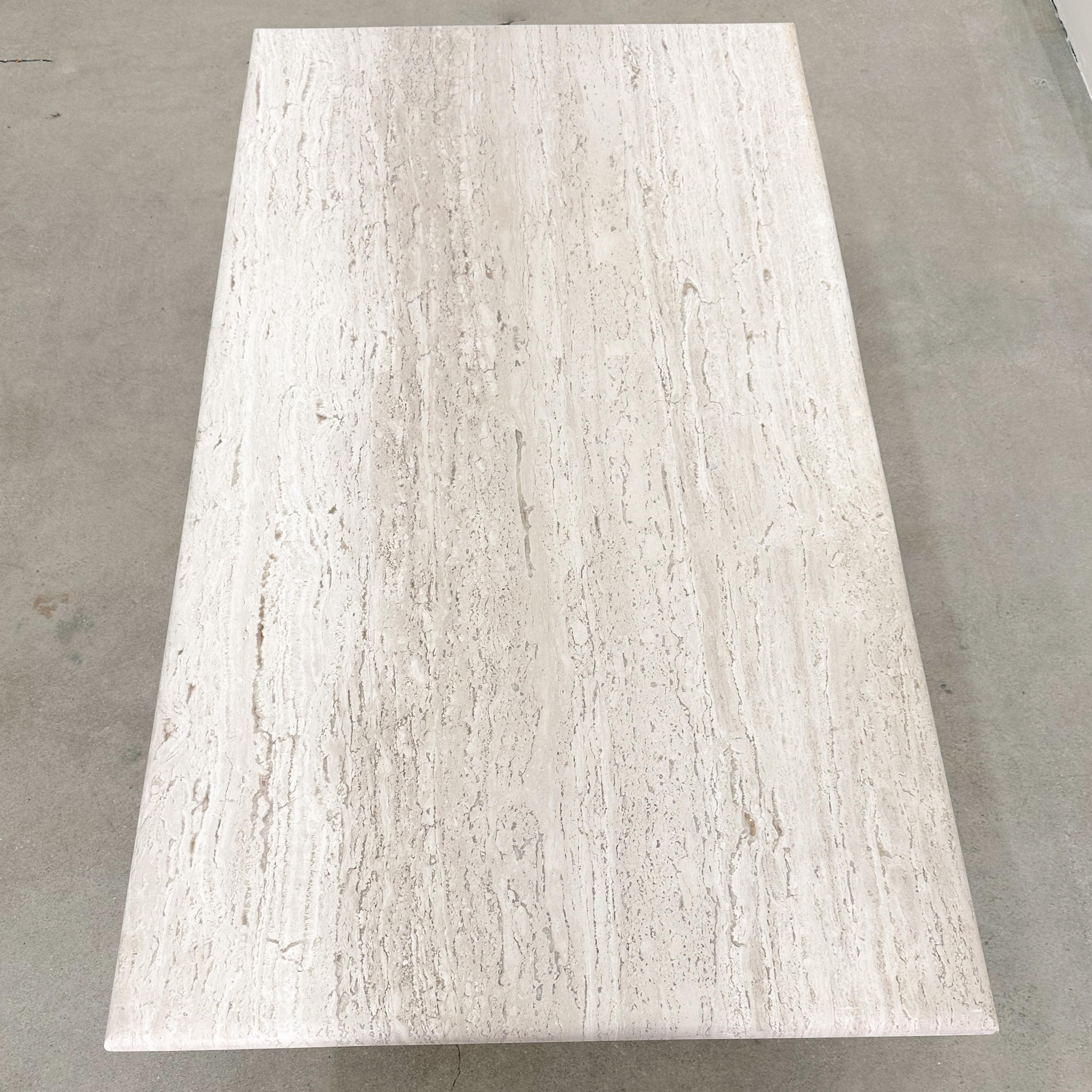 Table basse rectangulaire en travertin et marbre postmoderne MCM Retro  en vente 1