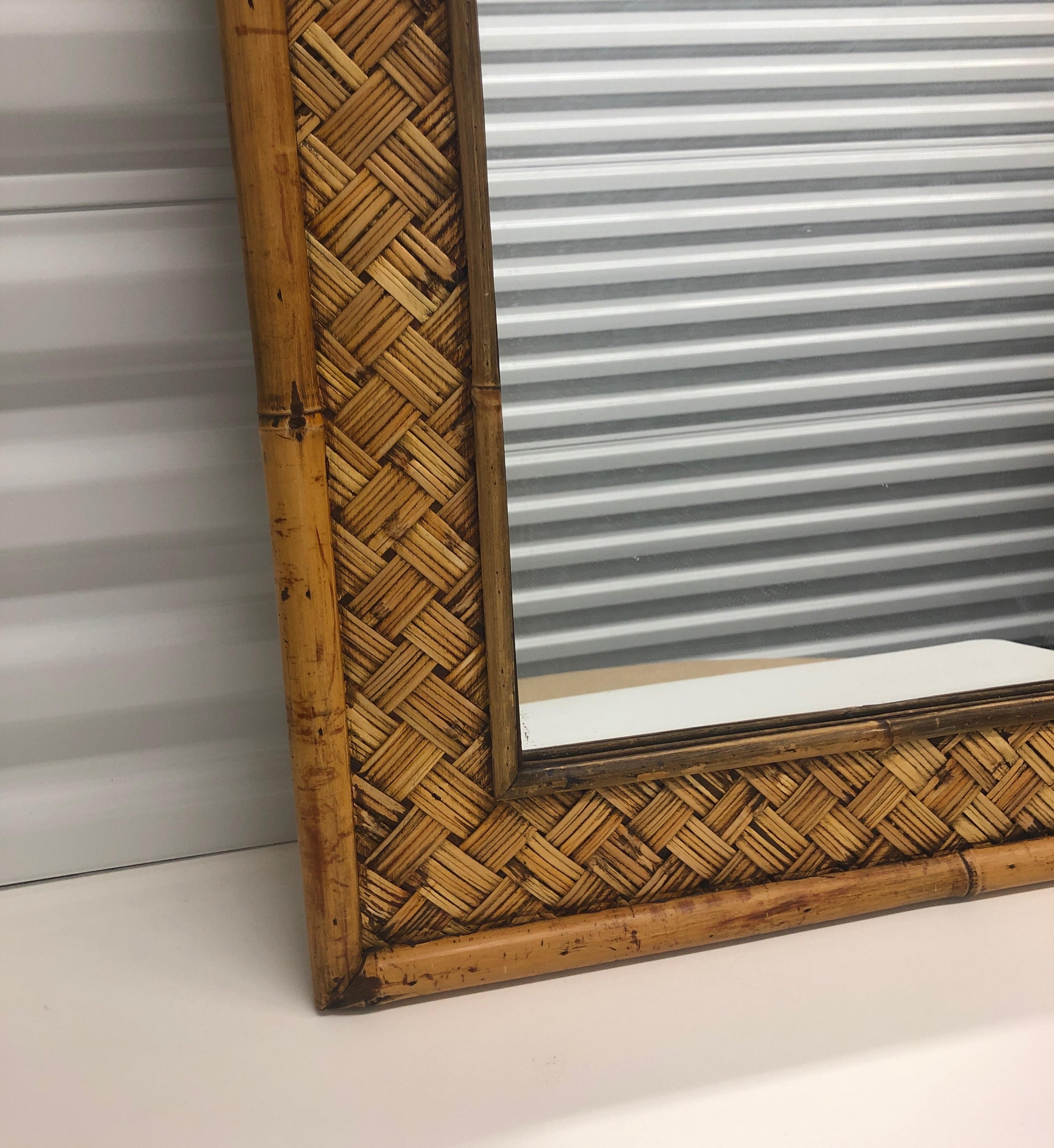 Bohème Vieux miroir rectangulaire en bambou avec bordure en forme de treillis