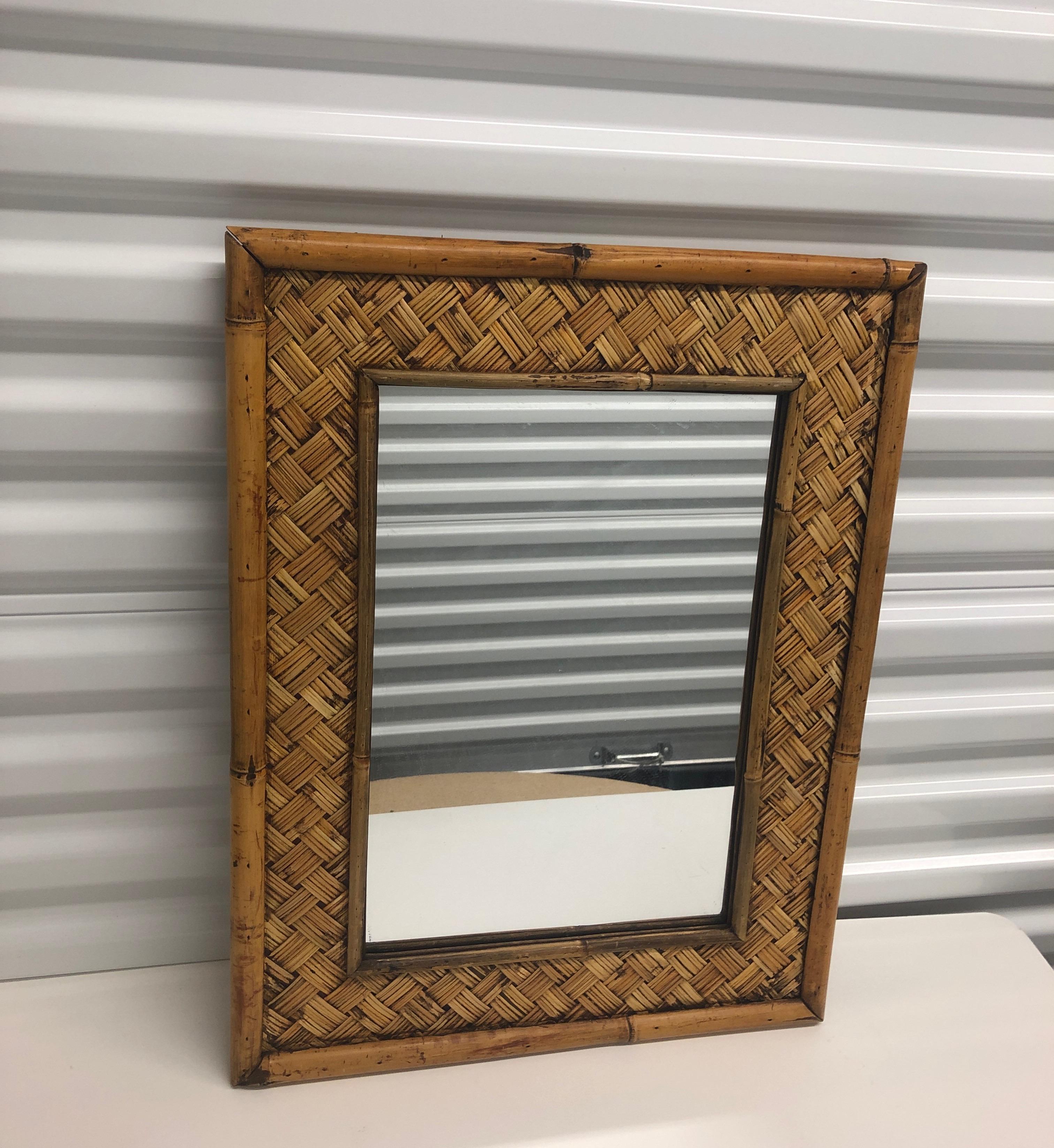 Balinais Vieux miroir rectangulaire en bambou avec bordure en forme de treillis