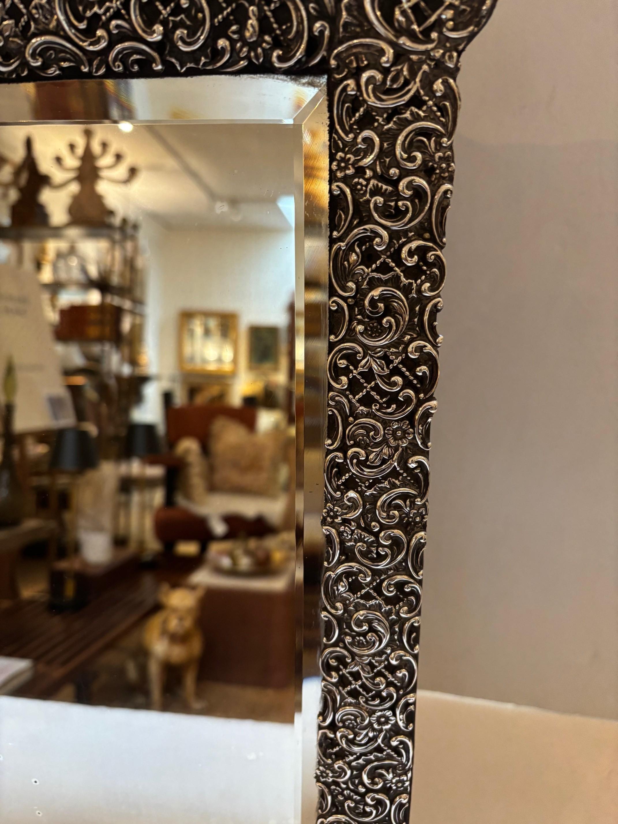 Specchio rettangolare smussato d'argento d'epoca di William Comyns in vendita 7