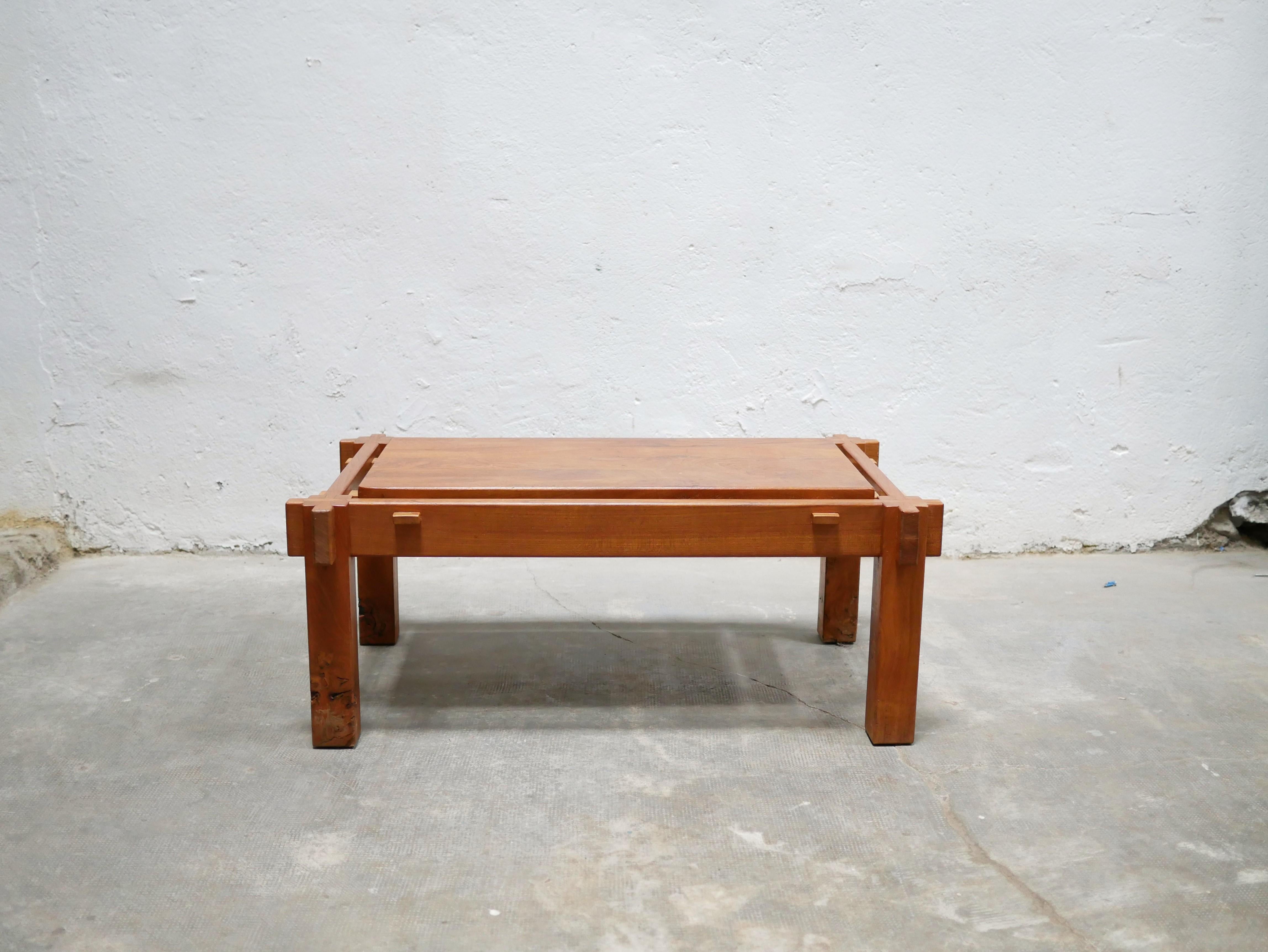Vintage Rectangular Coffee Table in Solid Elm For Sale 6