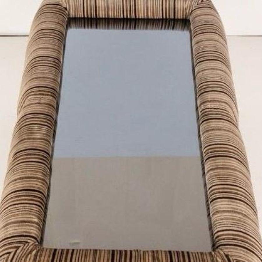 Rechteckiger Vintage-Couchtisch aus Samt und Rauchglas, Italien 1970 3