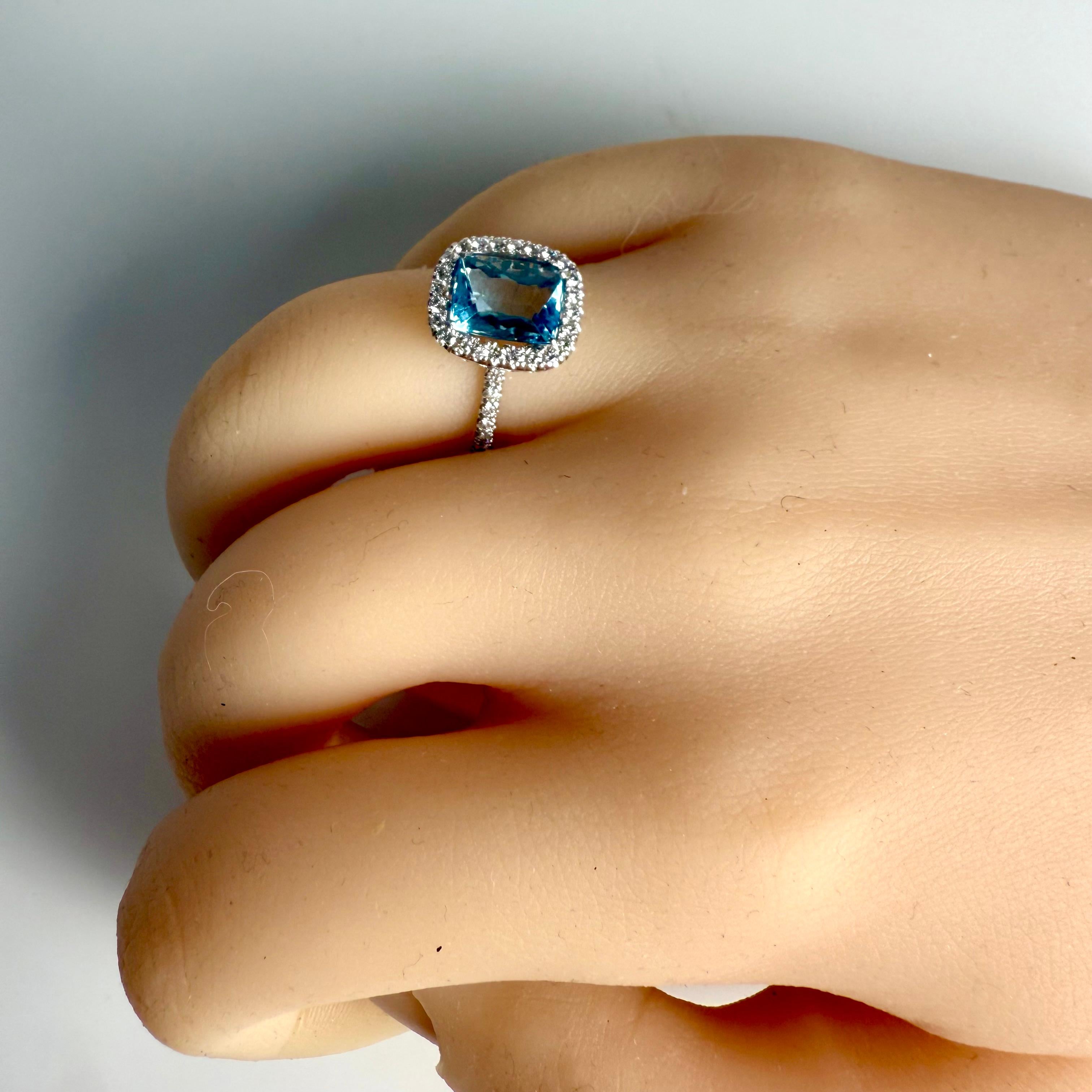 Vintage Rectangular Cut Aquamarine and Platinum Ring with Pave Diamond Setting For Sale 1
