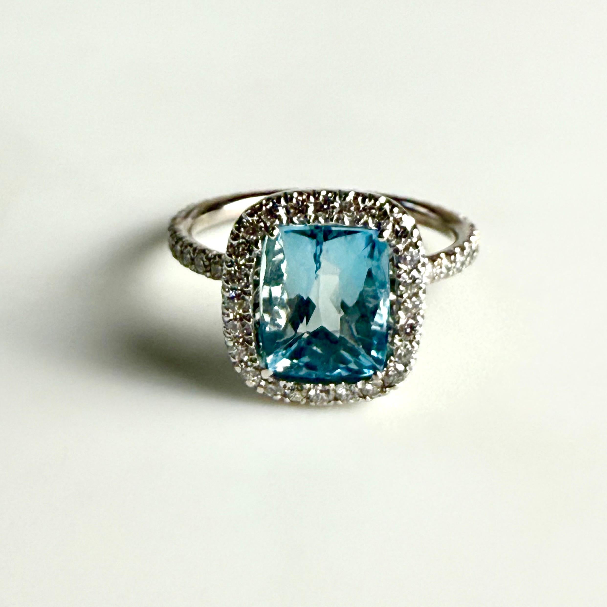 Vintage Rectangular Cut Aquamarine and Platinum Ring with Pave Diamond Setting For Sale 2