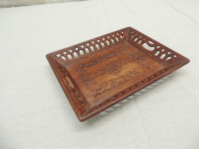 Vintage rectangular decorative wooden tray with floral pattern
Size: 8
