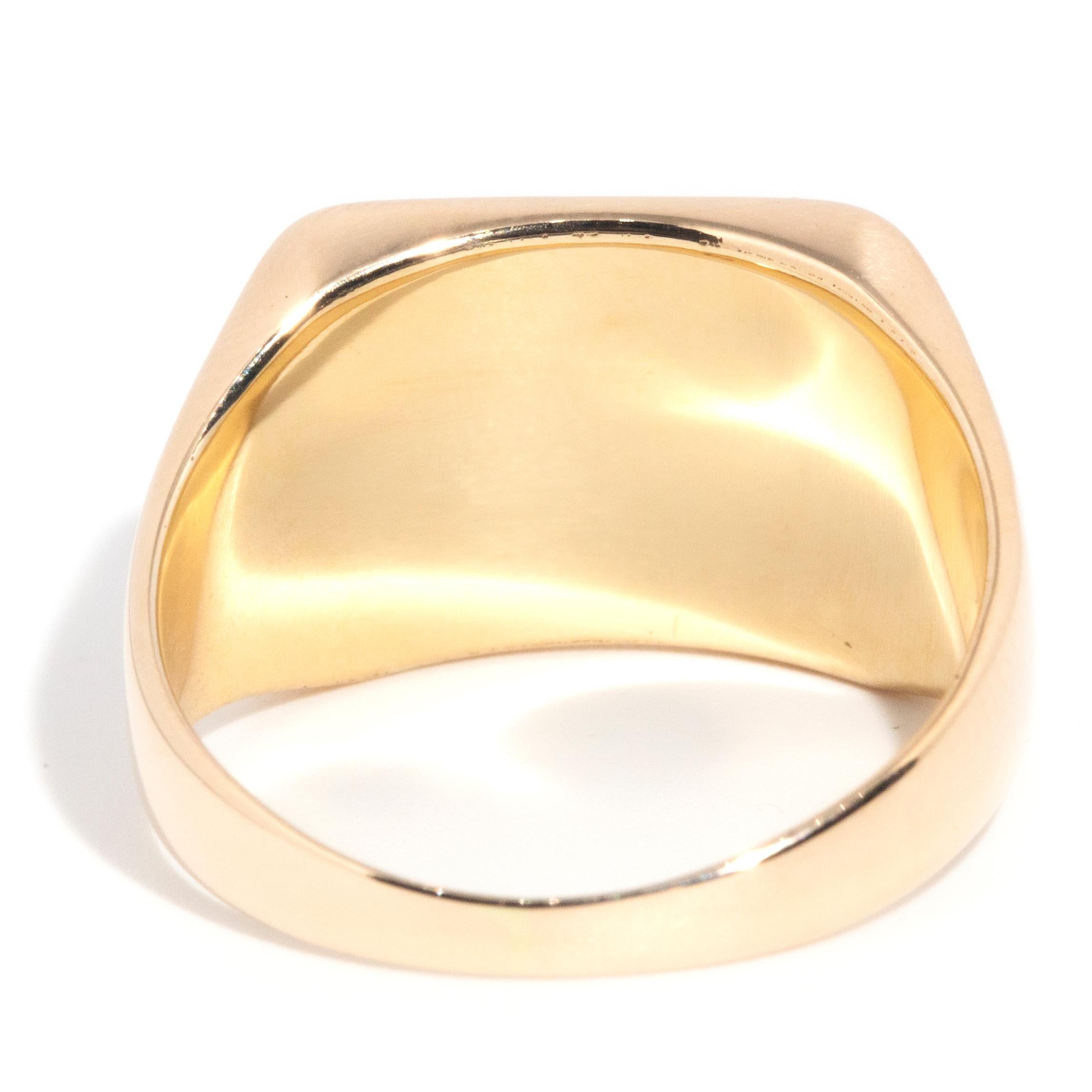 Vintage Rectangular Onyx 9 Carat Gold Men's Textured Flat Top Men's Signet Ring 1