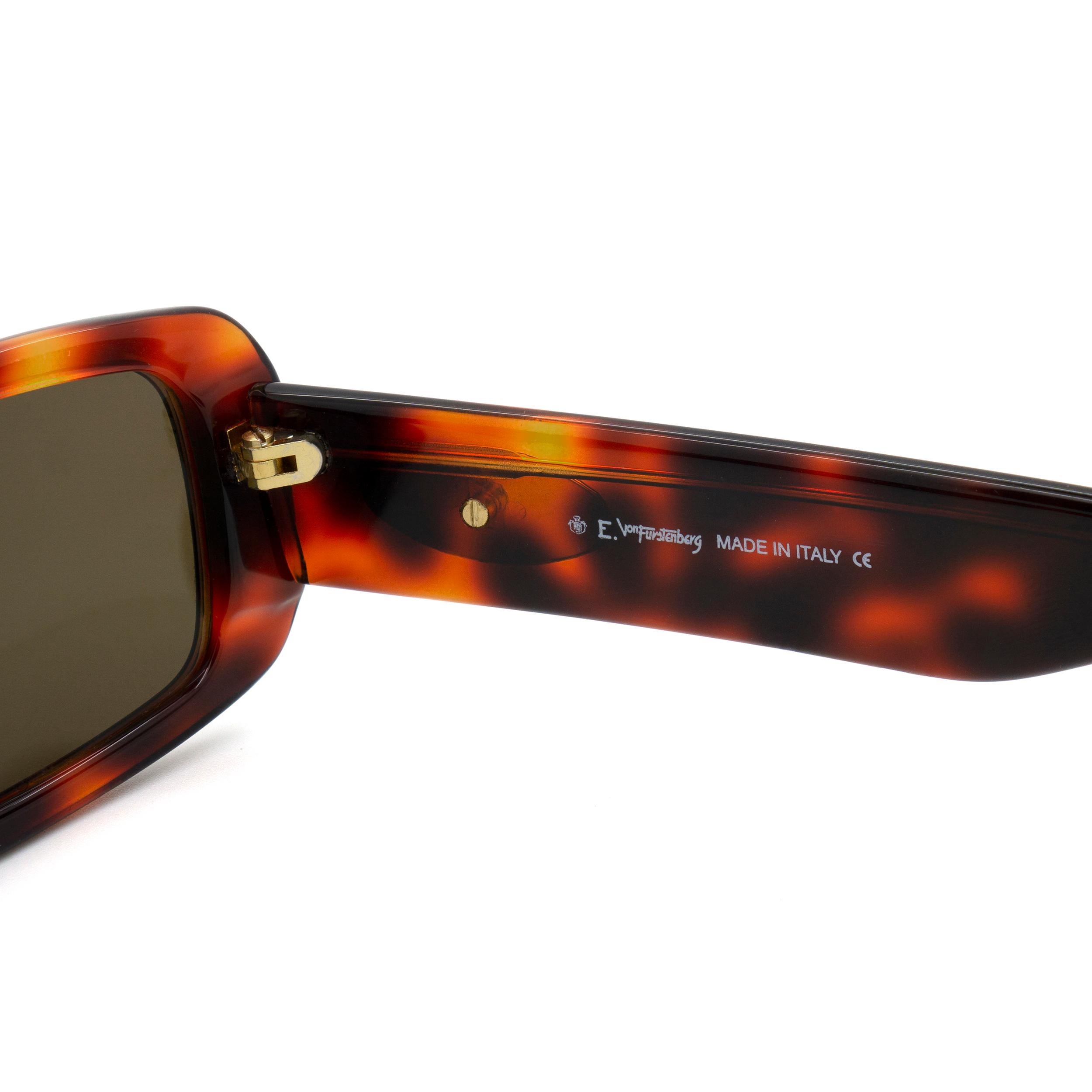 Lunettes de soleil rectangulaires Vintage Von Furstenberg, fabriquées en Italie Unisexe en vente