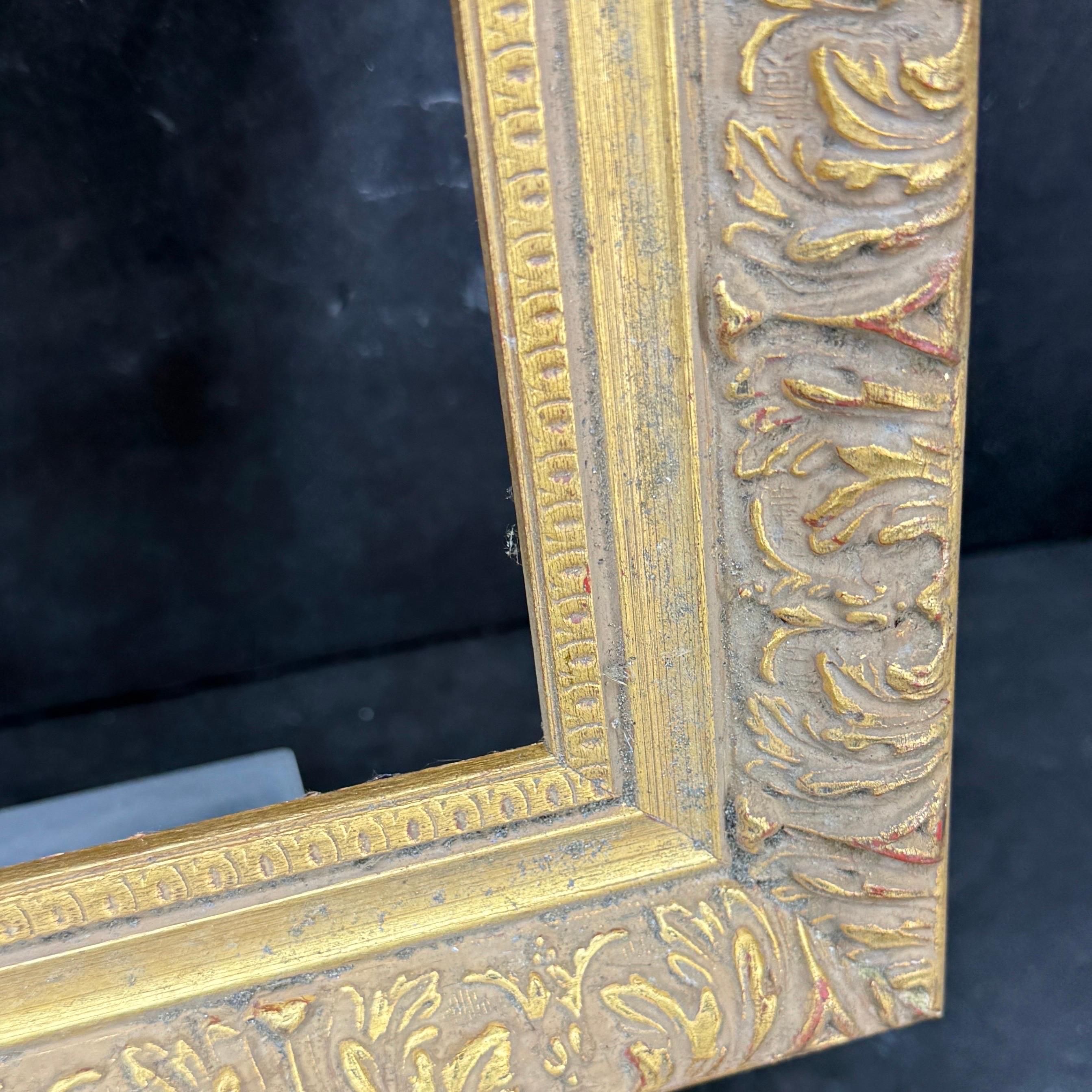 Cornice rettangolare d'epoca in Wood dorata e ornata d'oro in vendita 8