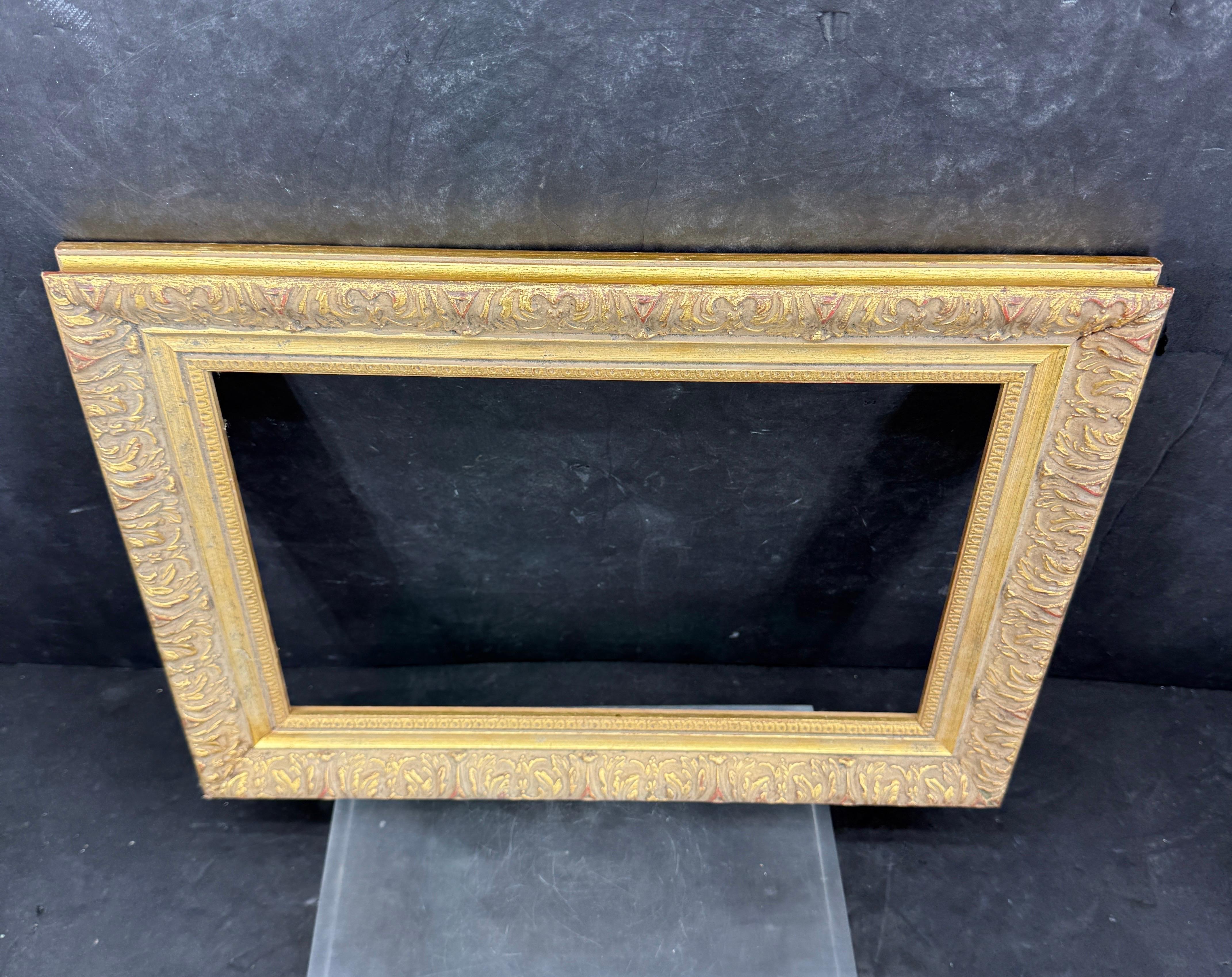 Oro Cornice rettangolare d'epoca in Wood dorata e ornata d'oro in vendita