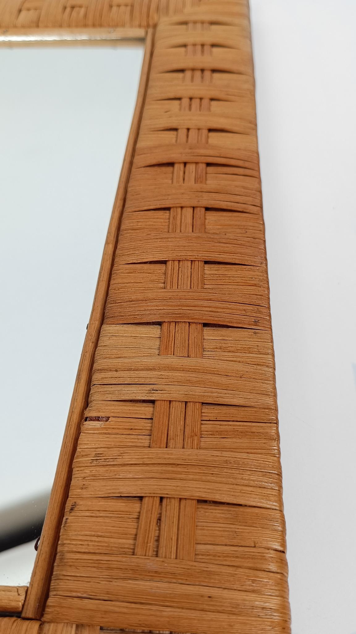 Vintage Rechteckiger Spiegel aus geflochtenem Rattan und Weide im Art Deco Stil (Korbweide) im Angebot