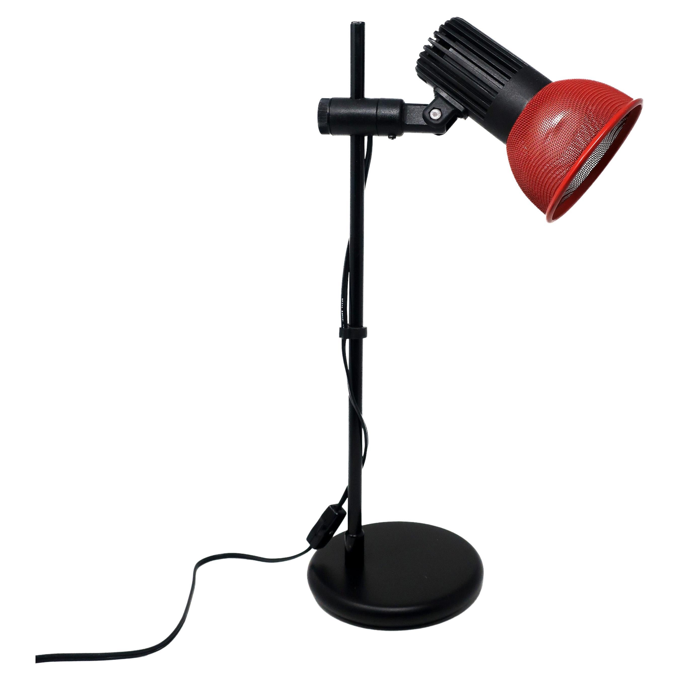 Rote und schwarze Schreibtischlampe mit Metallschirm