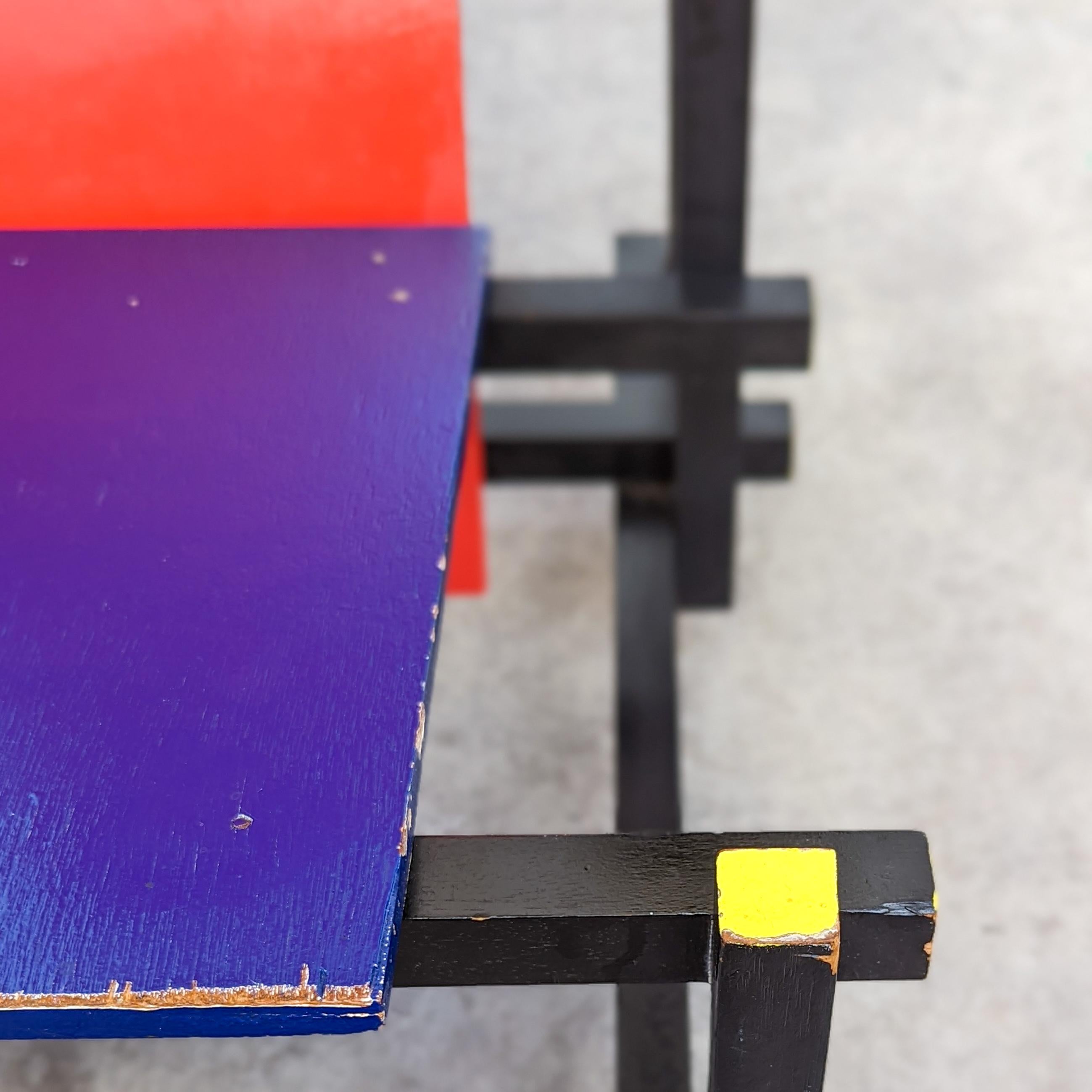 Chaise rouge et bleue de Gerrit Rietveld en vente 6