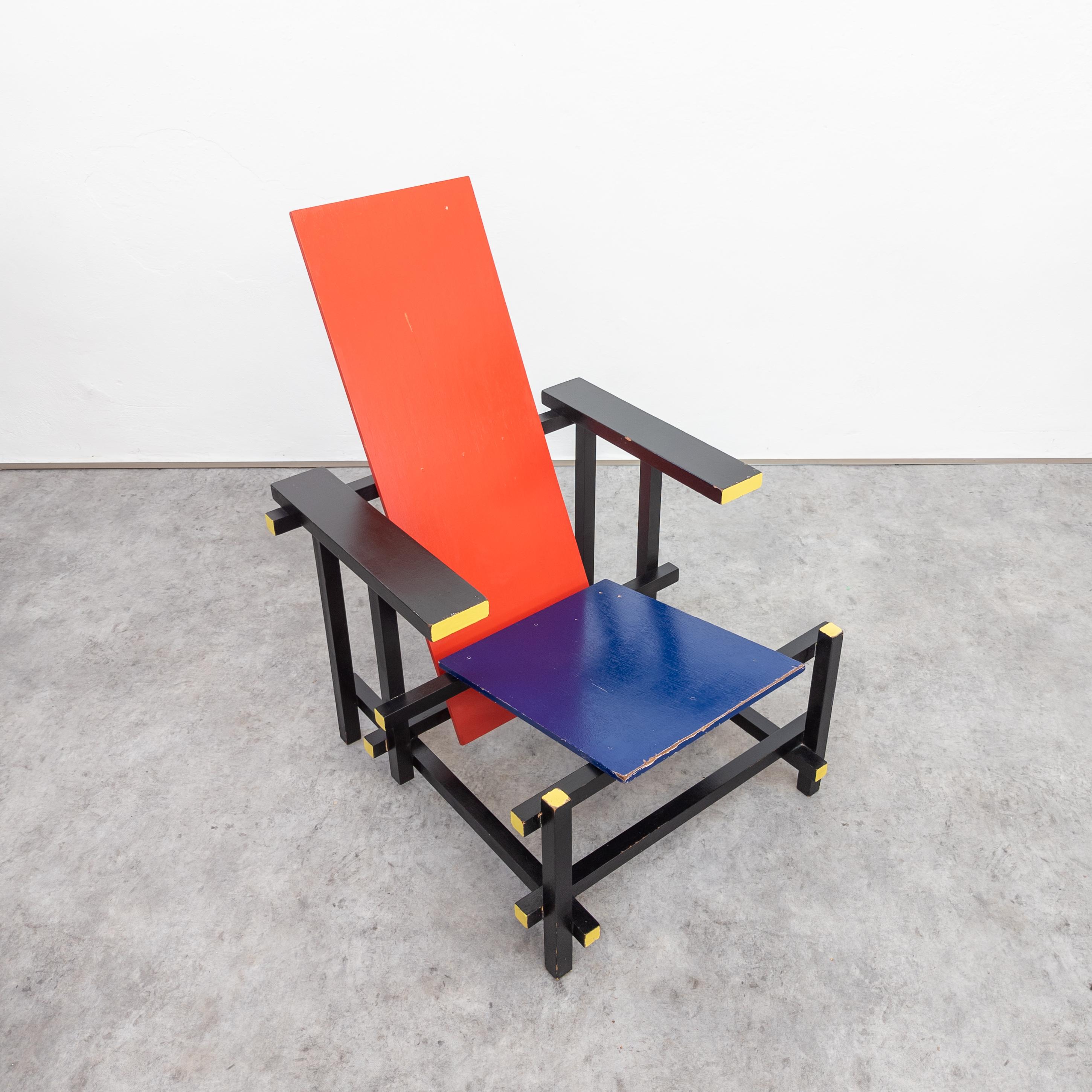 Roter und blauer Vintage-Stuhl von Gerrit Rietveld (Lackiert) im Angebot