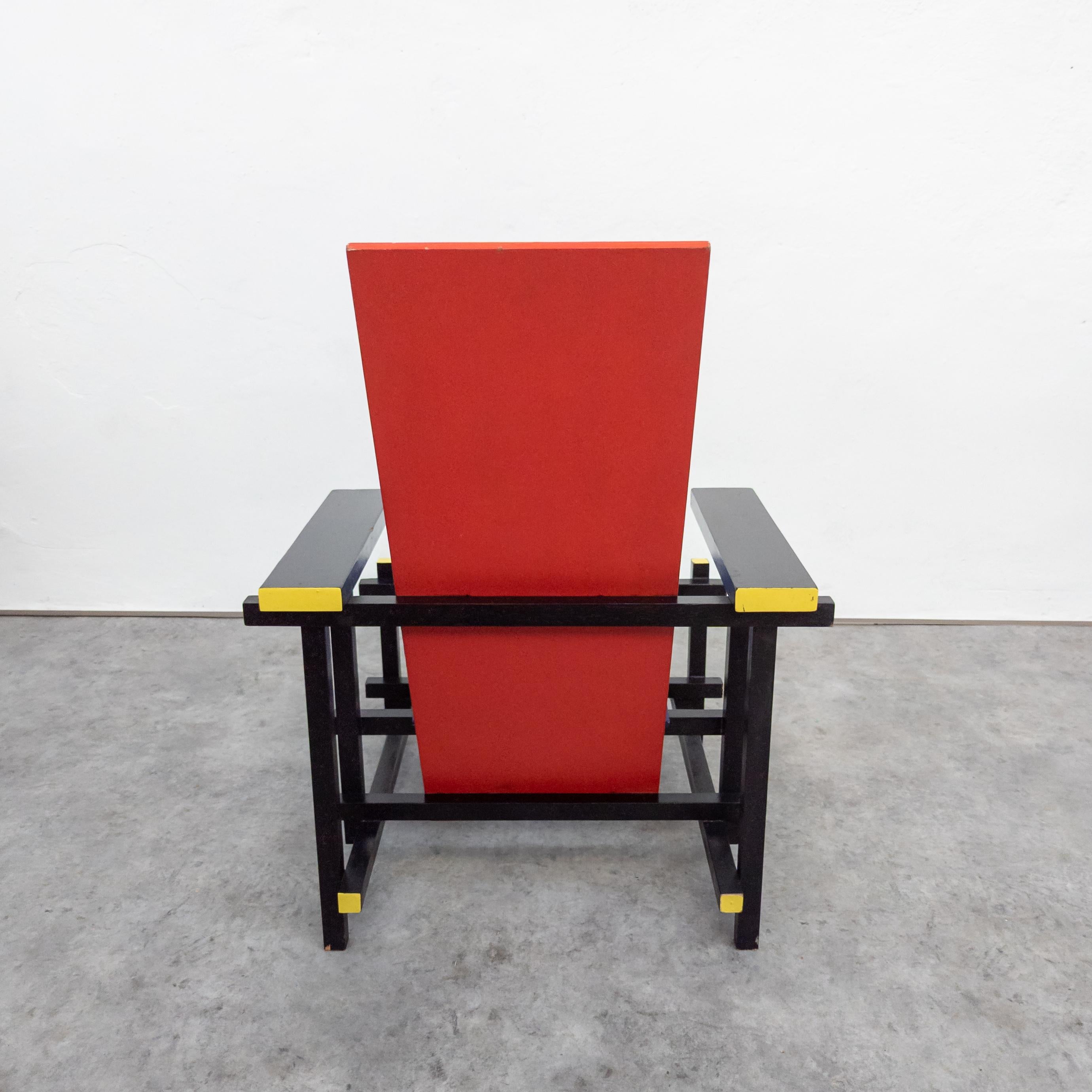 Roter und blauer Vintage-Stuhl von Gerrit Rietveld (Holz) im Angebot