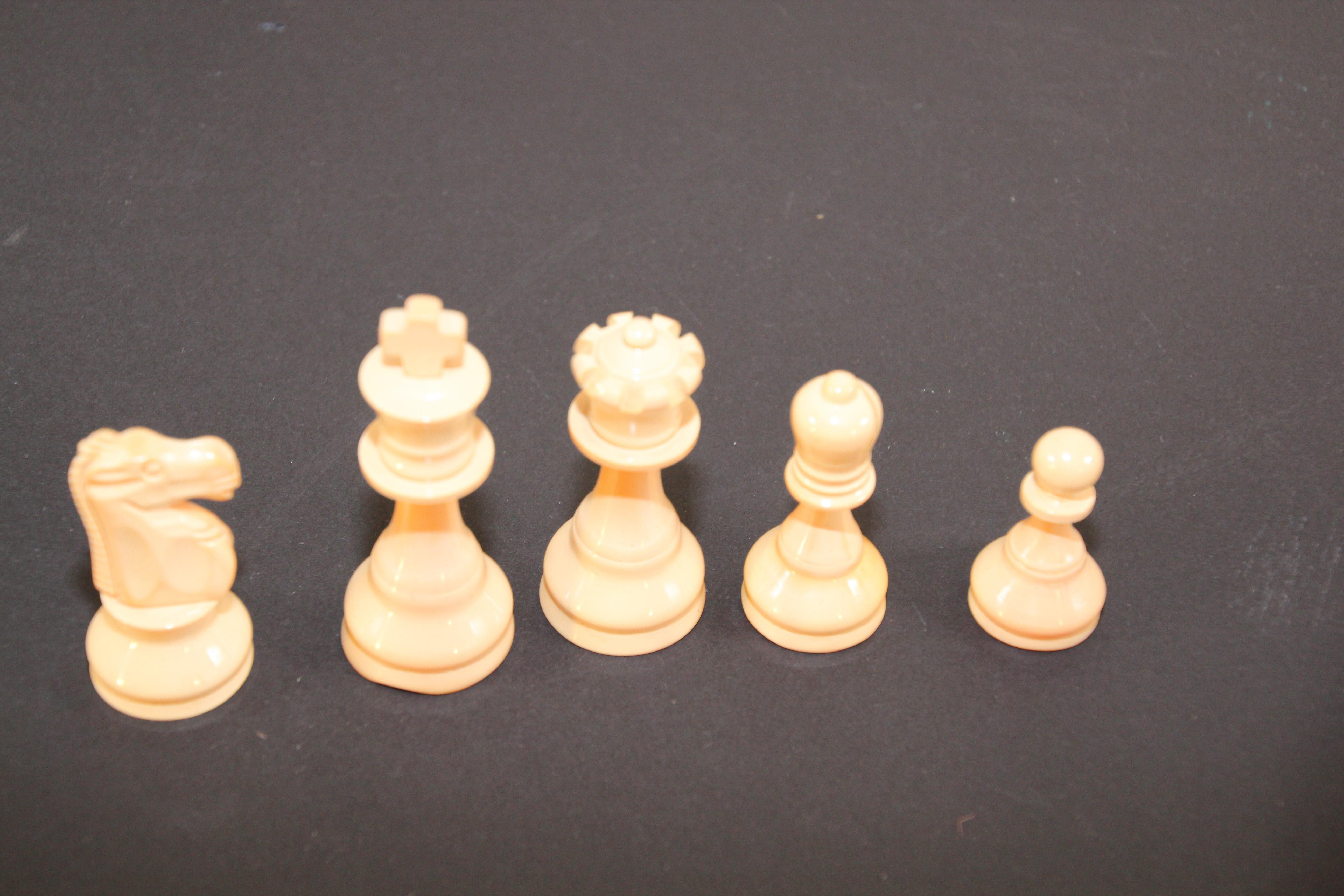 bakelite chess set