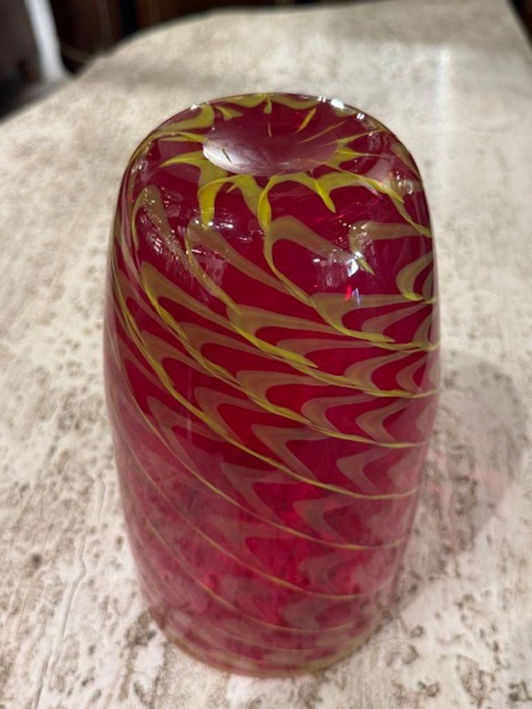 Italiano Vaso in vetro di Murano rosso e oro d'epoca in vendita