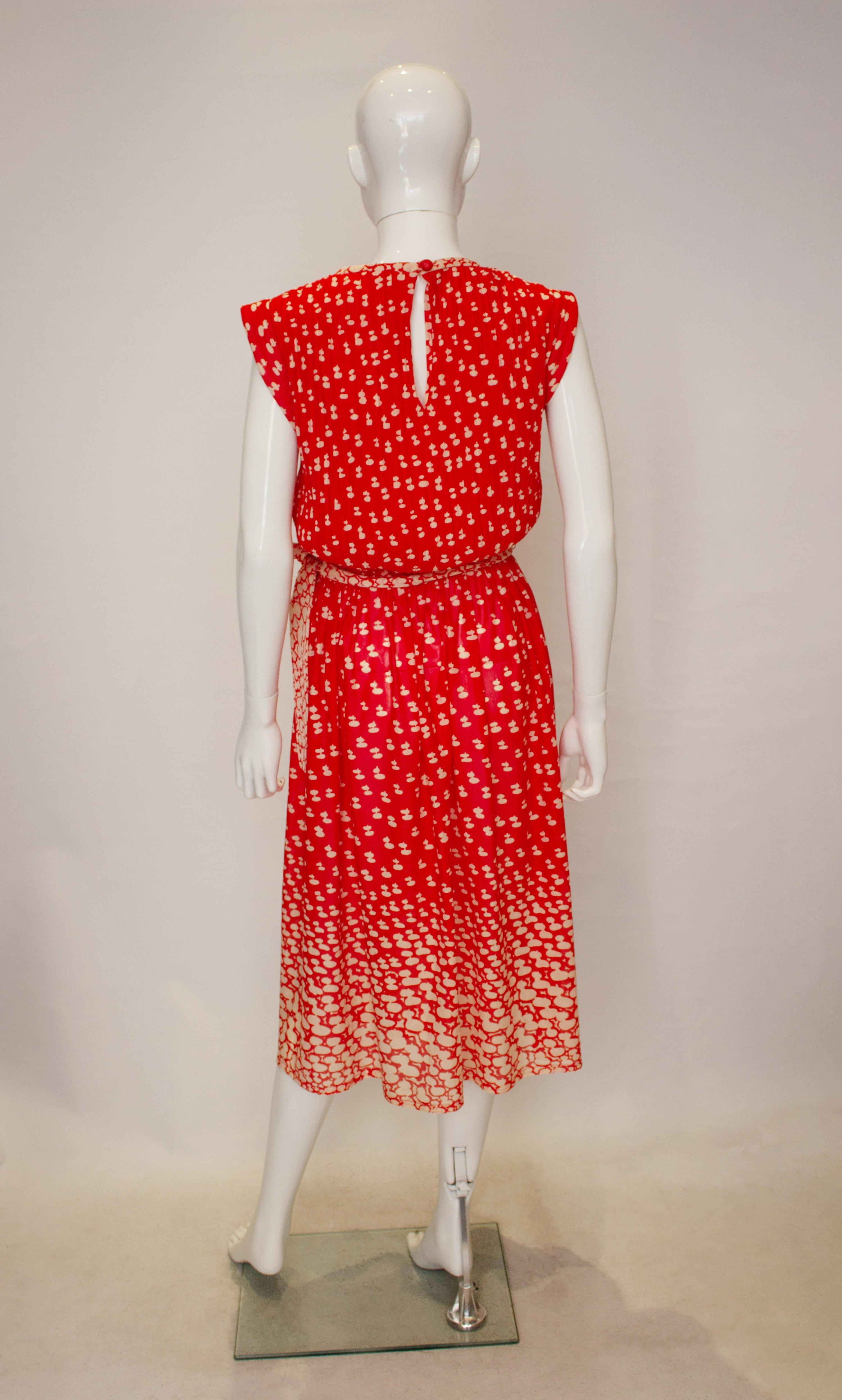 Vintage Red and White Pleated and Print Cocktail Dress In Good Condition In London, GB