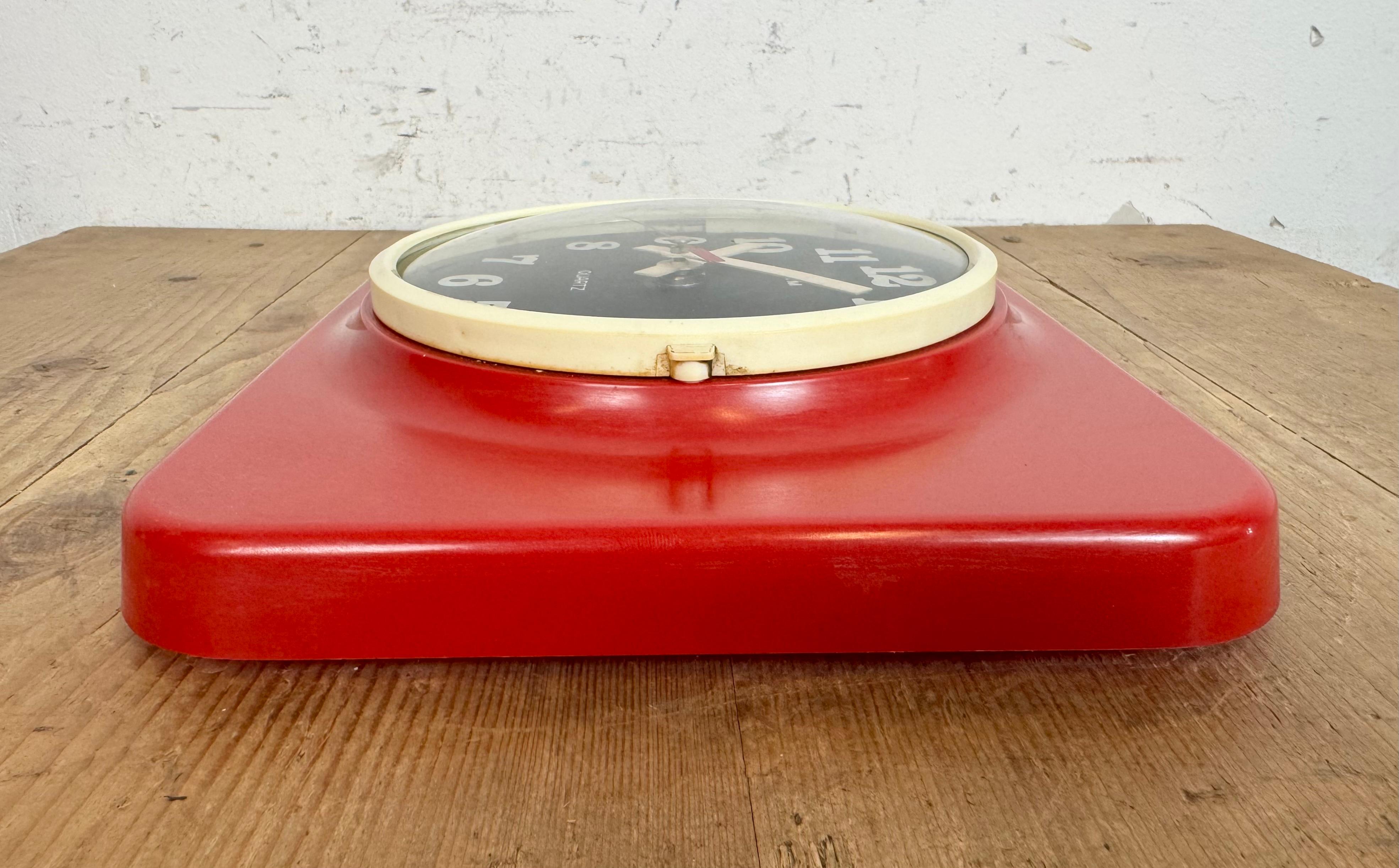 Vintage Red Plastic Wall Clock from Prim, 1970s For Sale 3