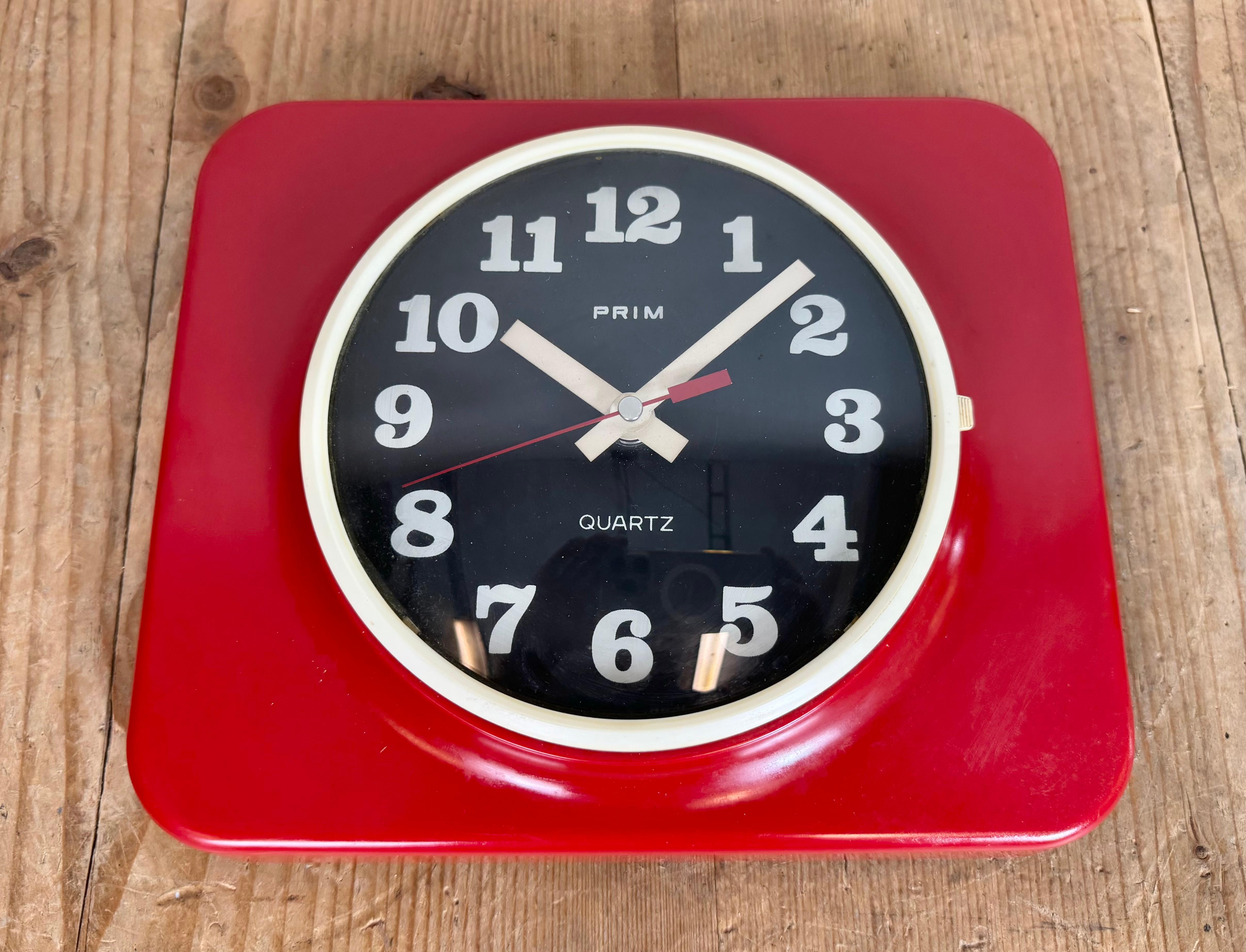 Vintage Red Plastic Wall Clock from Prim, 1970s For Sale 5