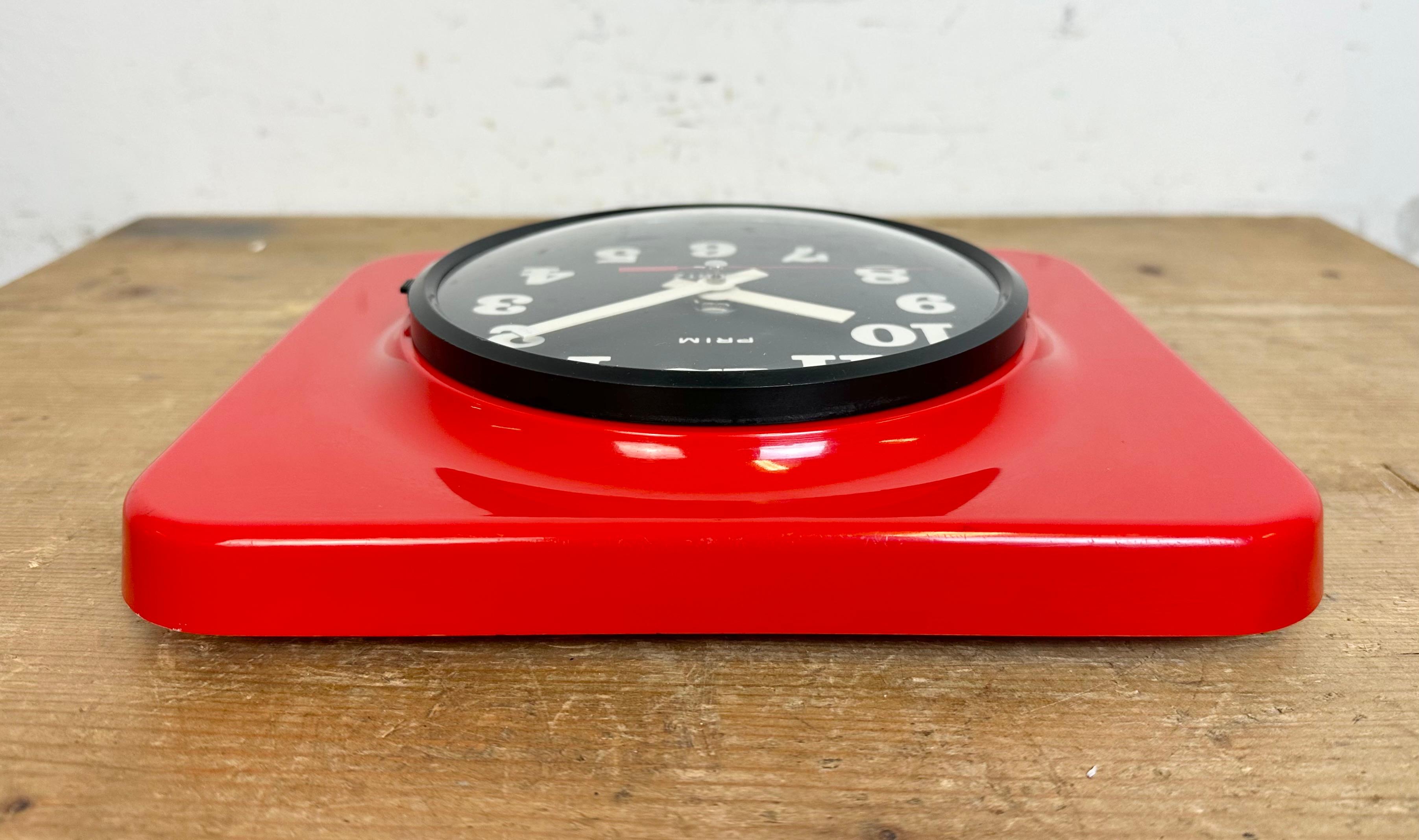 Vintage Red Bakelite Wall Clock from Prim, 1970s 5