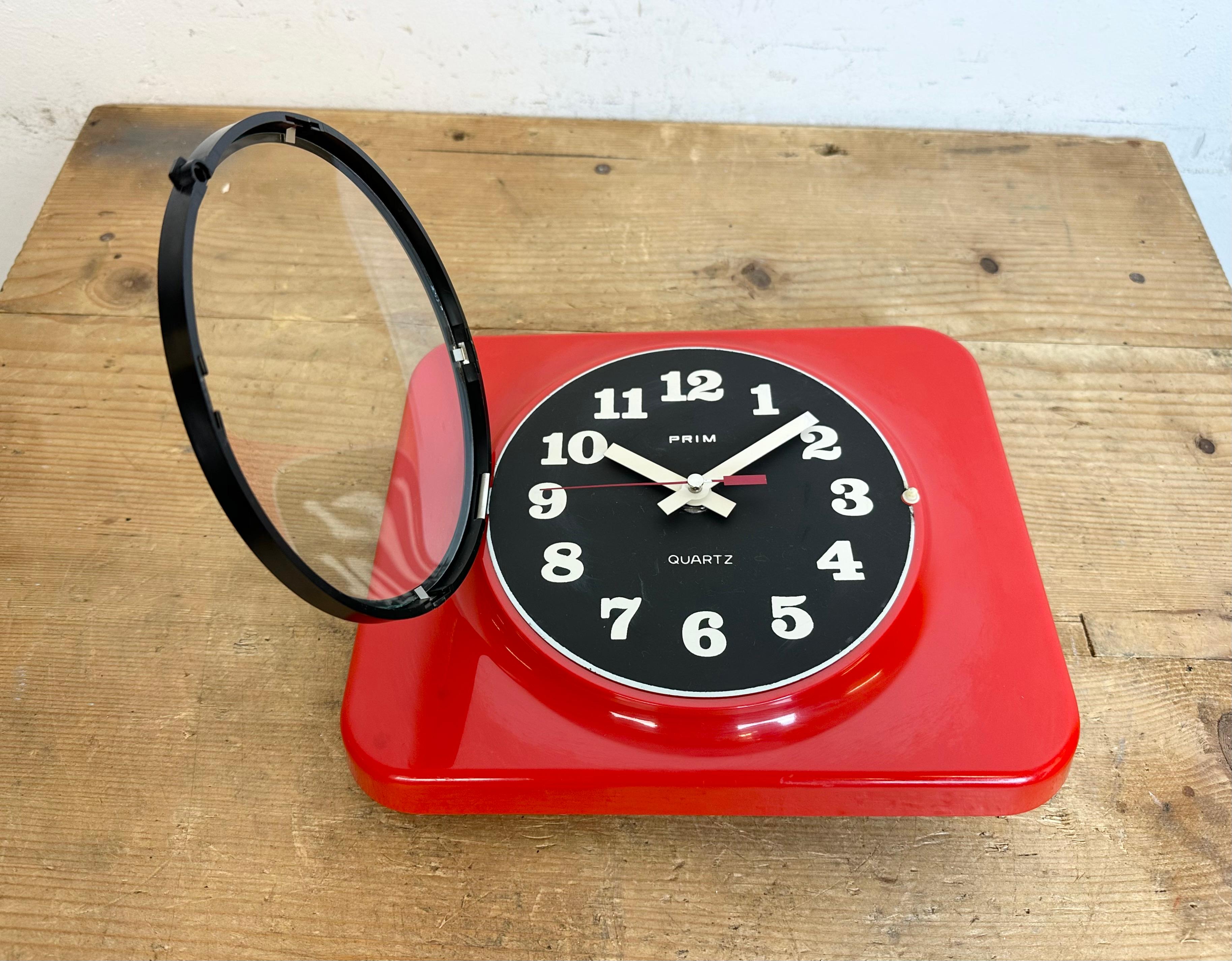Vintage Red Bakelite Wall Clock from Prim, 1970s 7