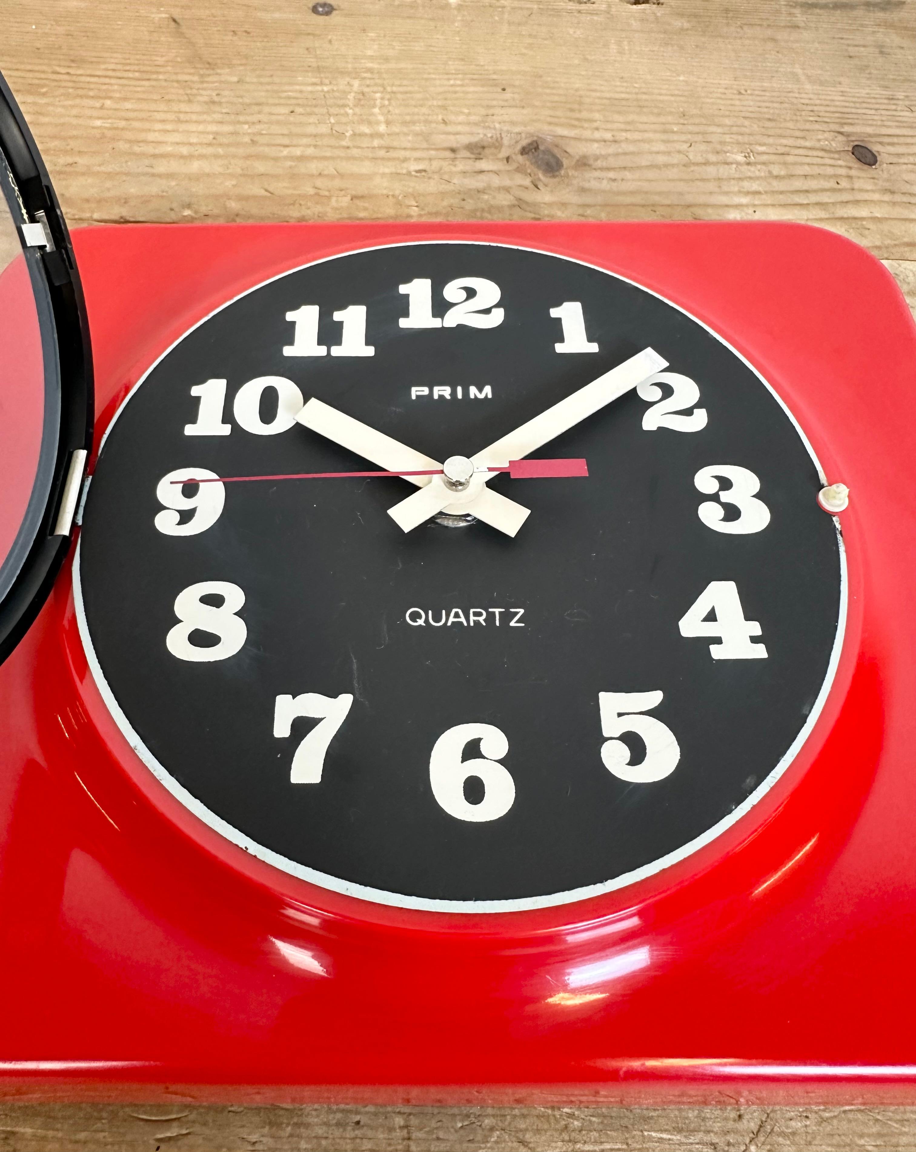 Vintage Red Bakelite Wall Clock from Prim, 1970s 8