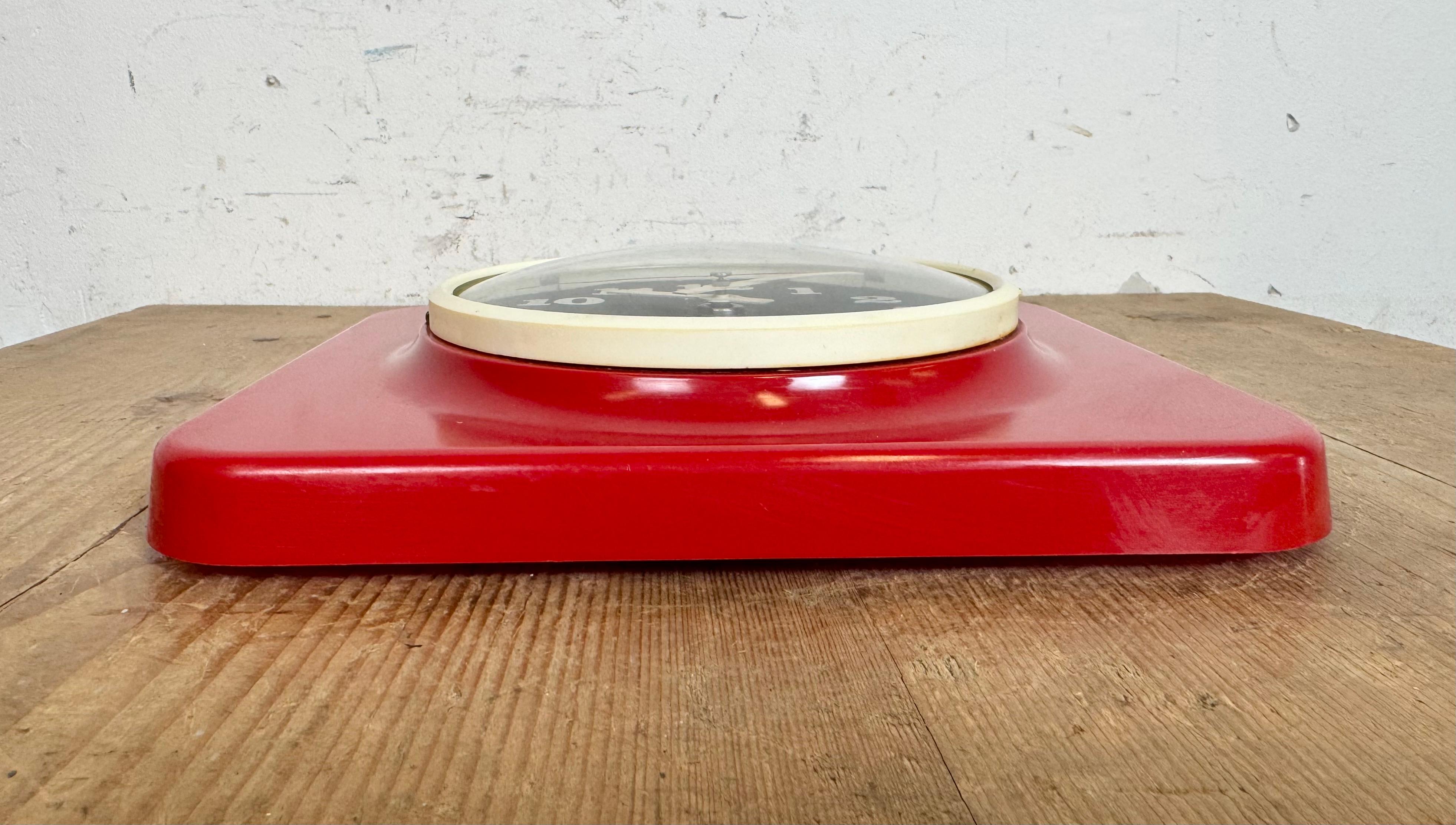 Vintage Red Plastic Wall Clock from Prim, 1970s For Sale 2