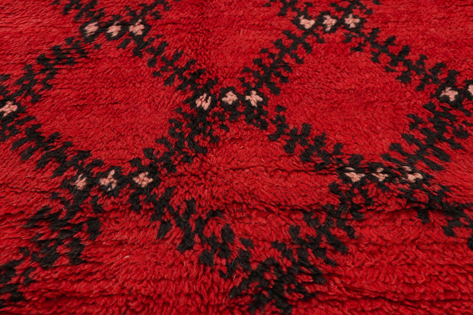 Vintage Red Beni Mrirt Moroccan Rug In Good Condition For Sale In Dallas, TX