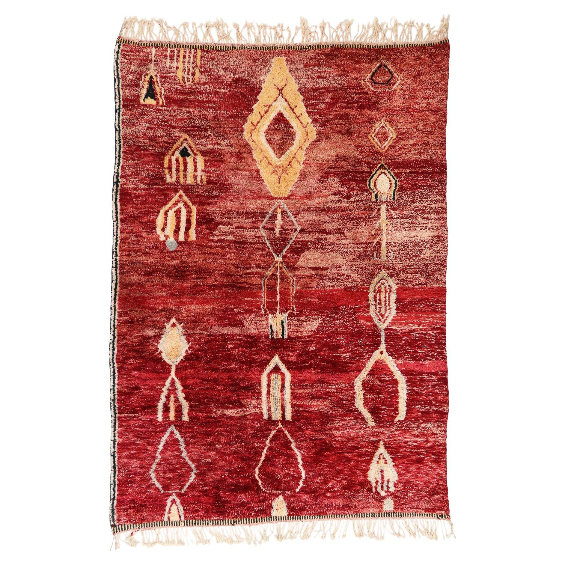 Vintage Rot Beni Mrirt Marokkanischer Teppich im Angebot