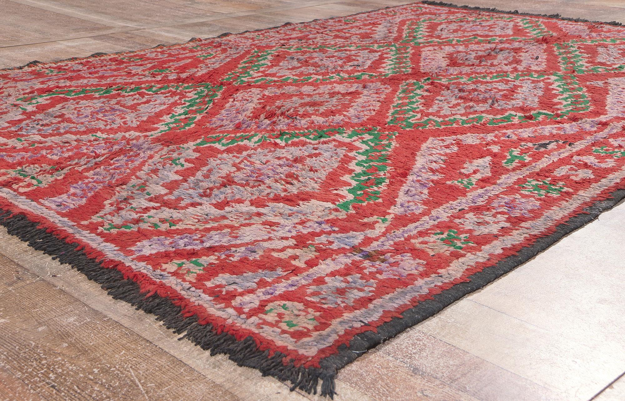 Marokkanischer roter Talsint-Teppich im Vintage-Stil, Maximalismus-Stil trifft Nomaden-Charm (Wolle) im Angebot