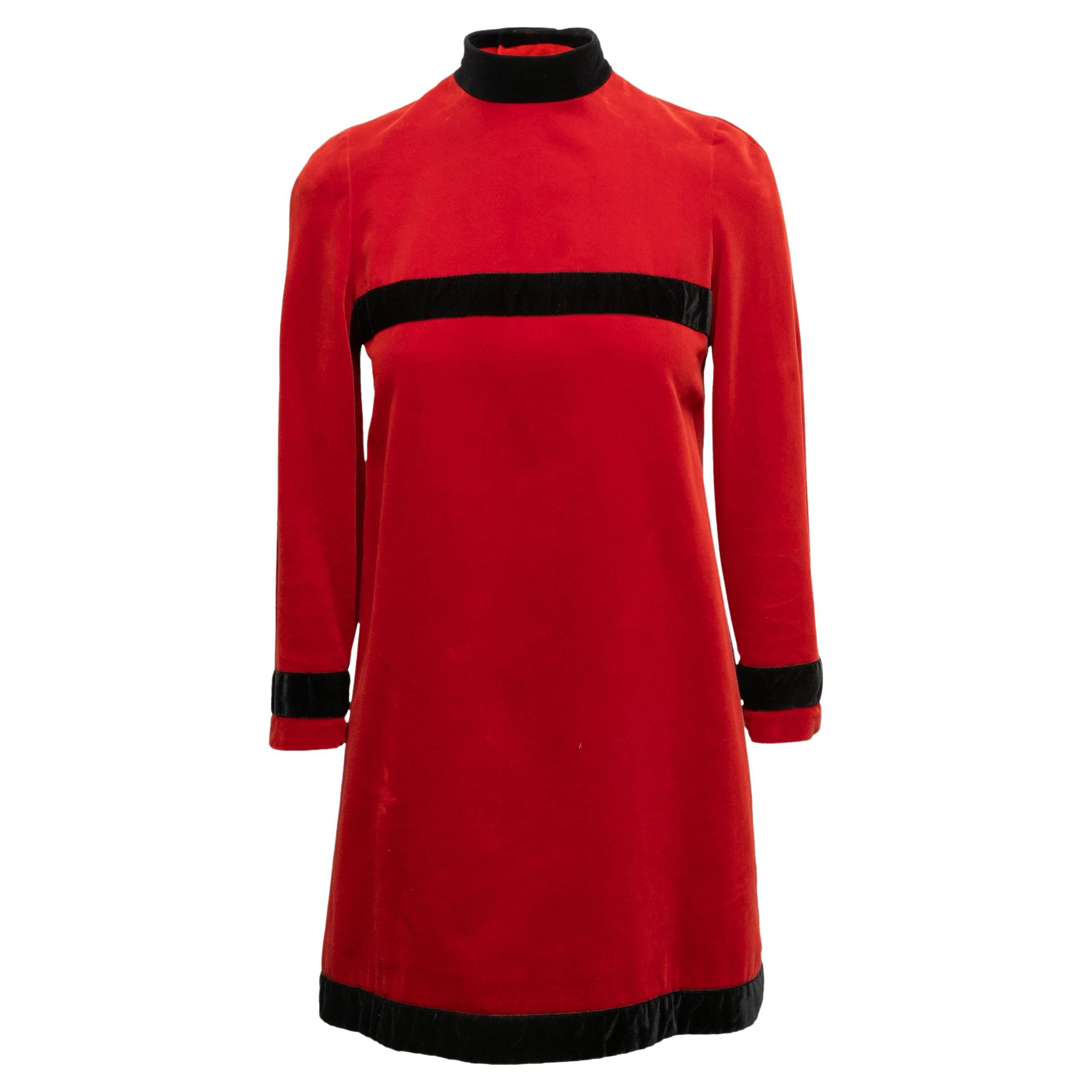 Chanel Boutique Mini robe vintage rouge et noire taille FR 36 en vente