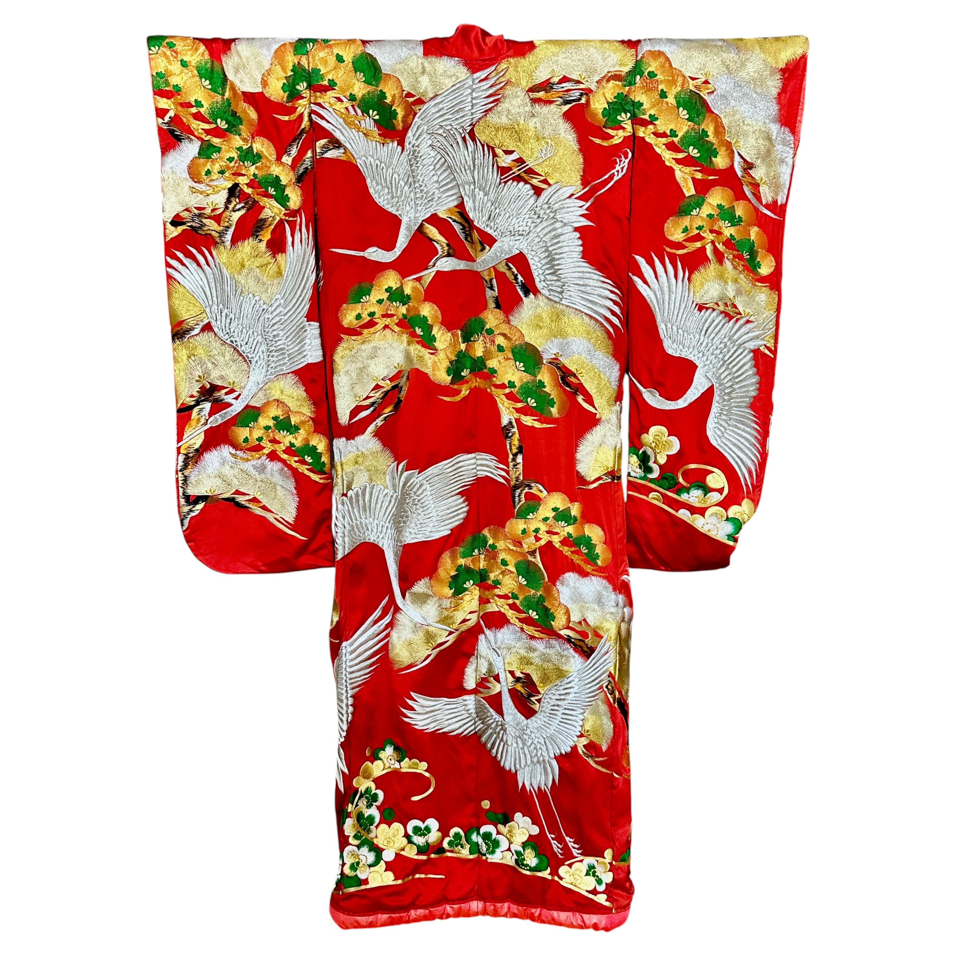 Kimono cerimoniale giapponese in broccato rosso vintage con gru in volo